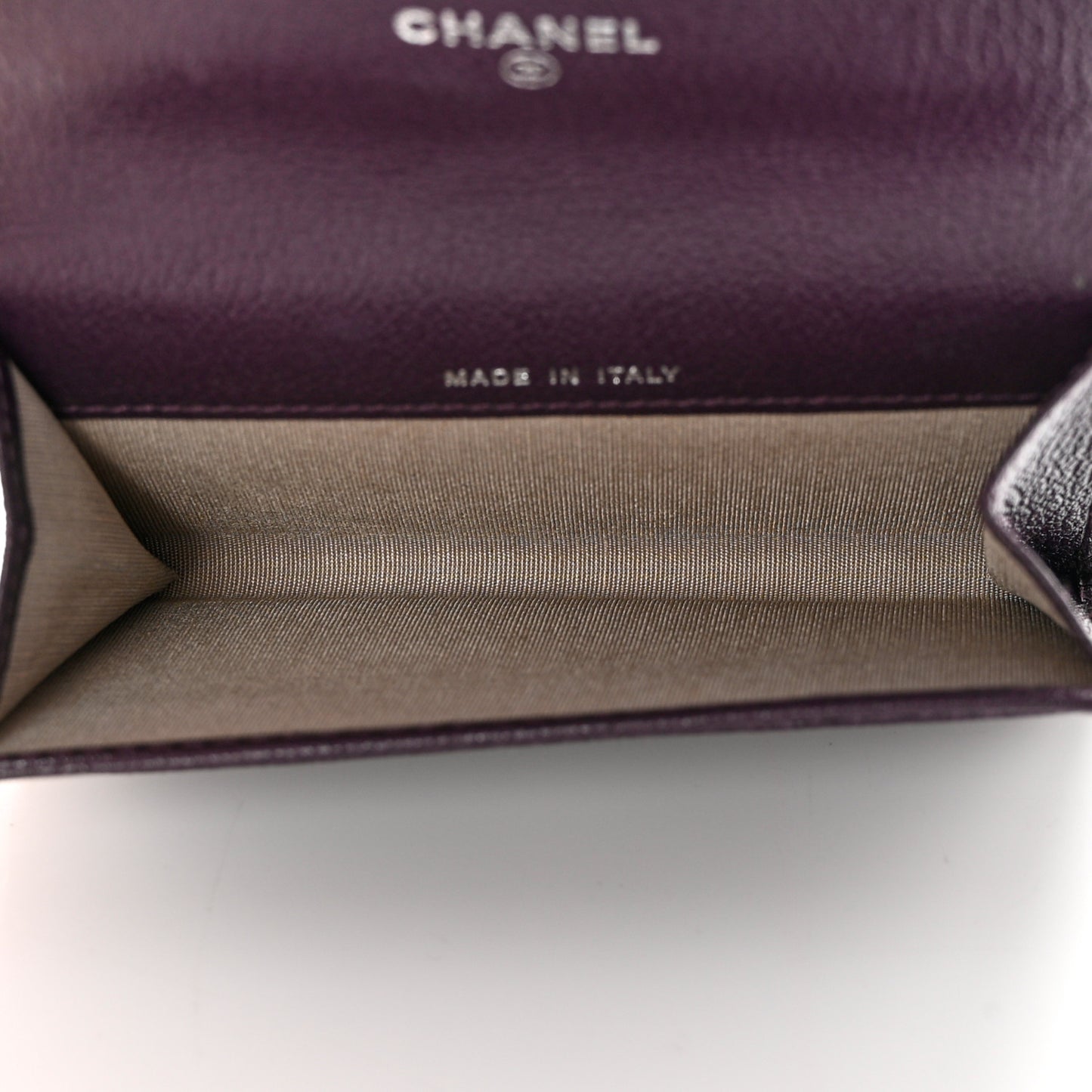 Goatskin Embossed Camellia Flap Card Holder Purple