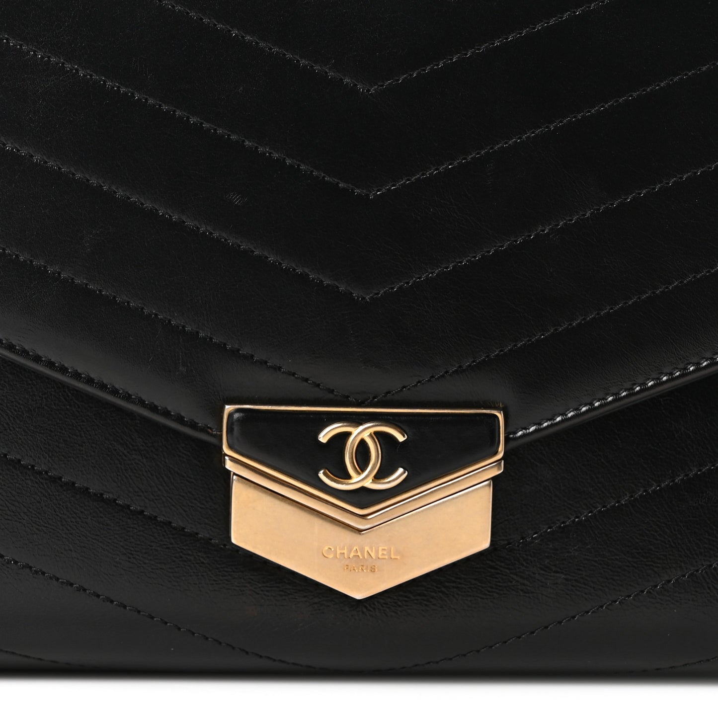 Calfskin Chevron Quilted Medal Flap Black