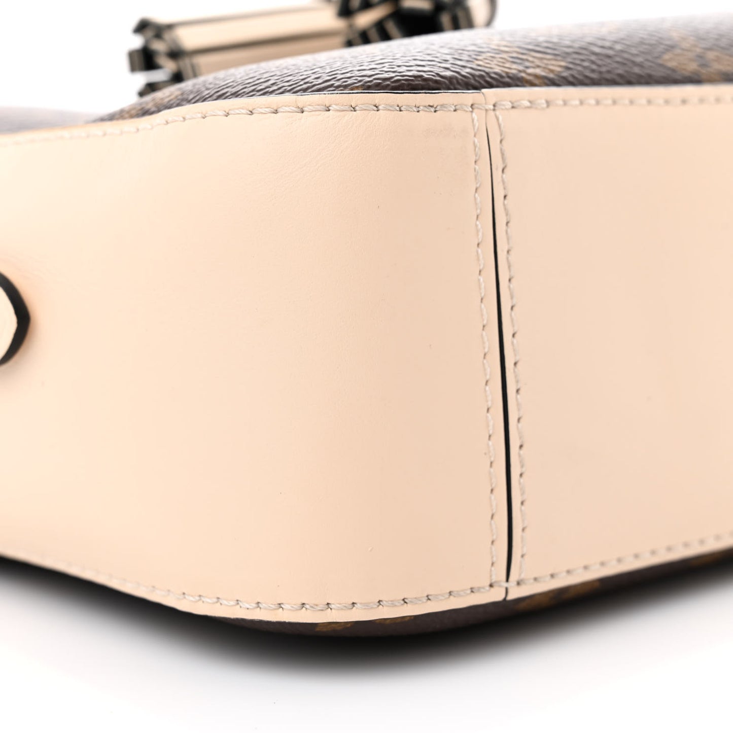 Monogram Saintonge Creme