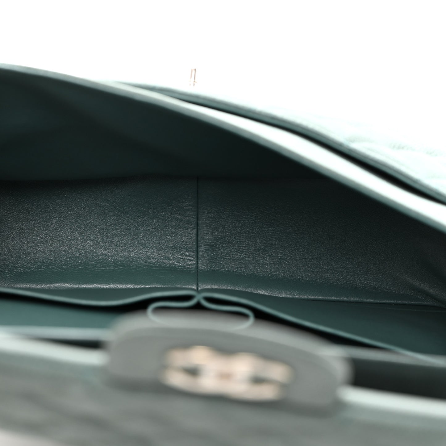 Iridescent Caviar Quilted Jumbo Double Flap Green