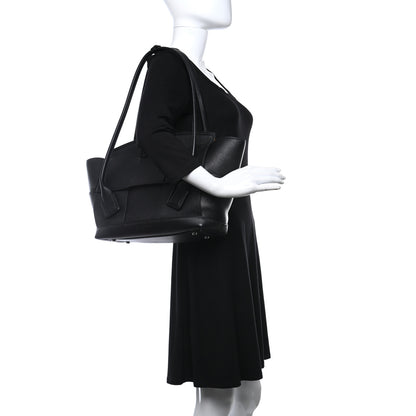 Bottega Veneta Grained Calfskin Maxi Intrecciato Medium Arco Black 2 of 11