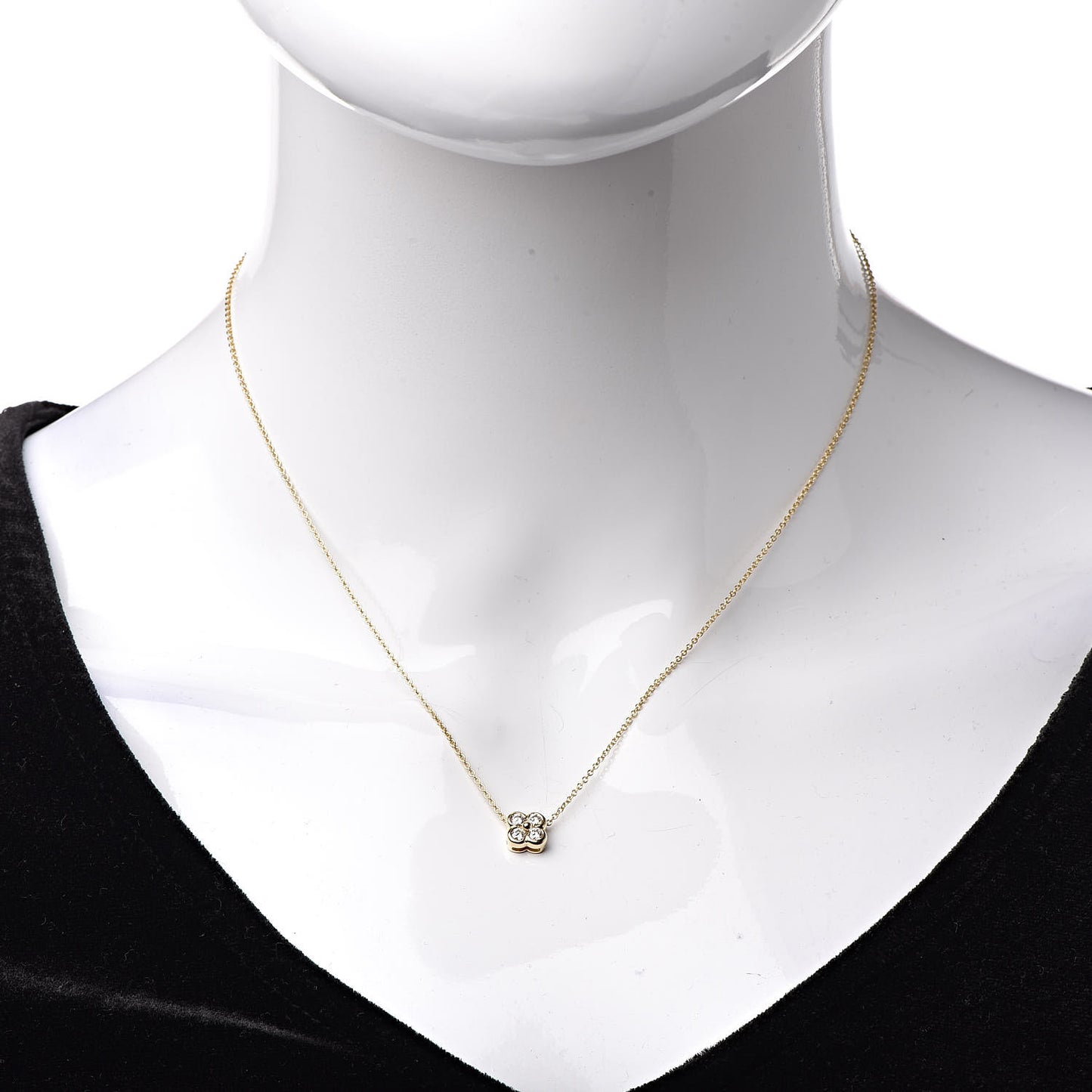 18K Yellow Gold Diamond Flower Pendant Necklace