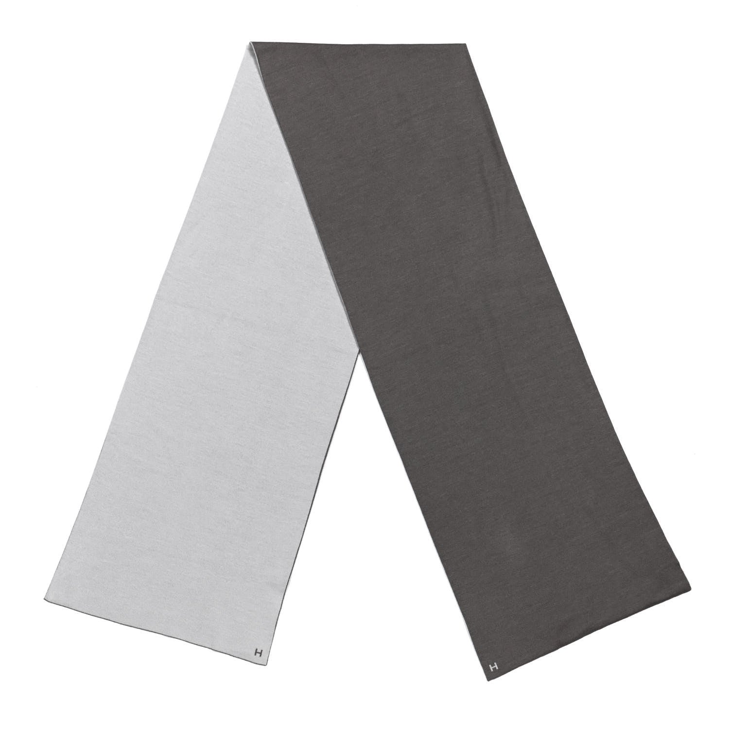 Hermes Cashmere Silk Aller-Retour Maillons Perfores Muffler Vapeur Gravier 2 of 4