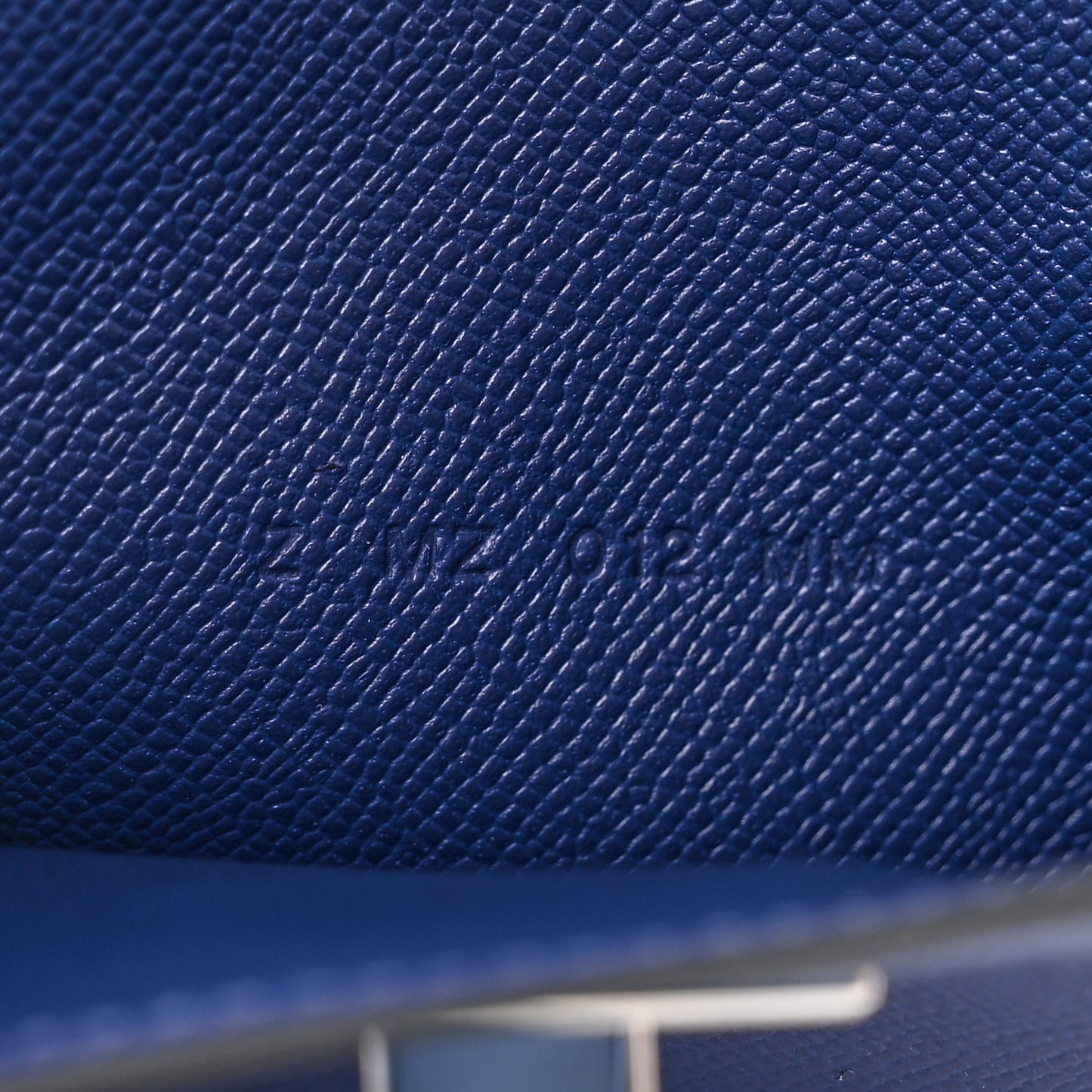 Epsom Kelly Pocket Compact Wallet Bleu Saphir