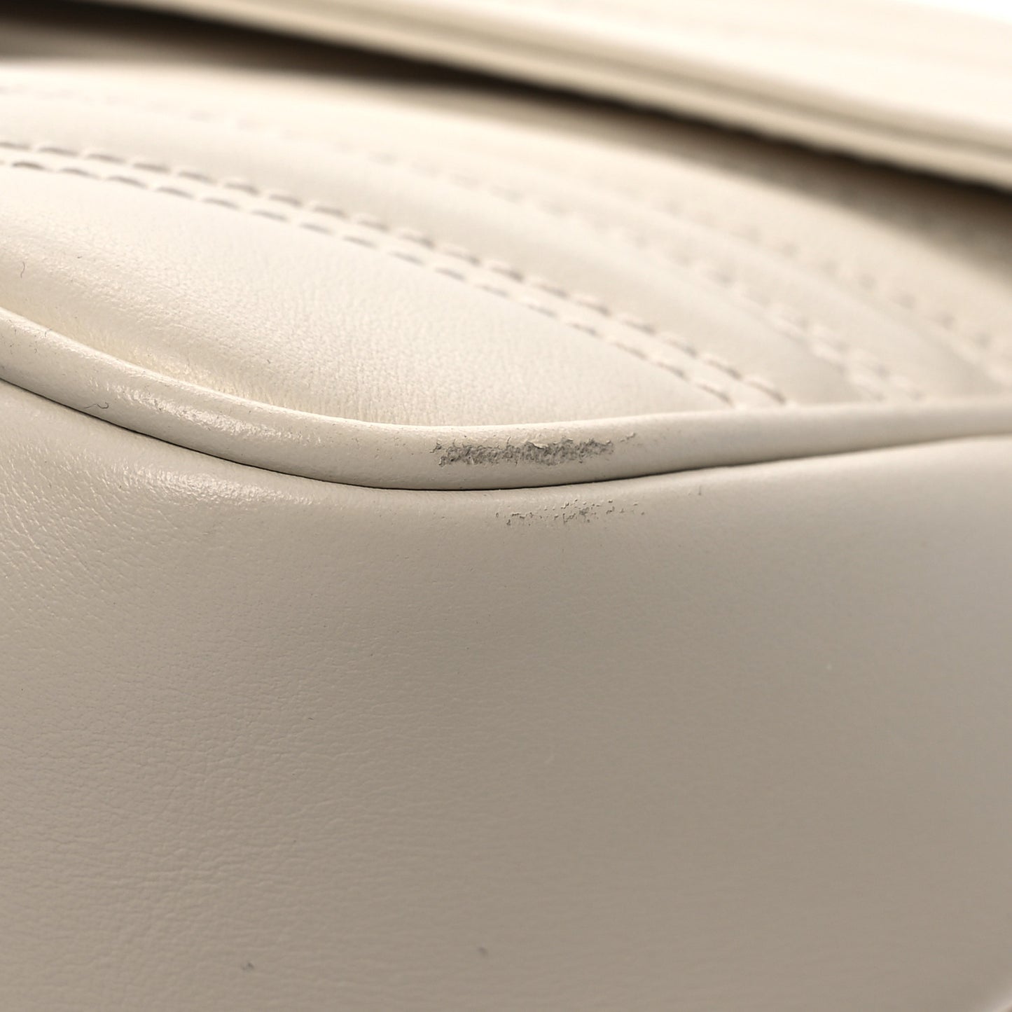 Calfskin Matelasse Small GG Marmont Shoulder Bag White
