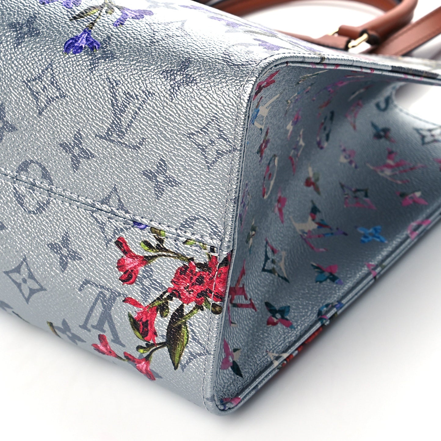 Metallic Monogram LV Garden OnTheGo MM Silver