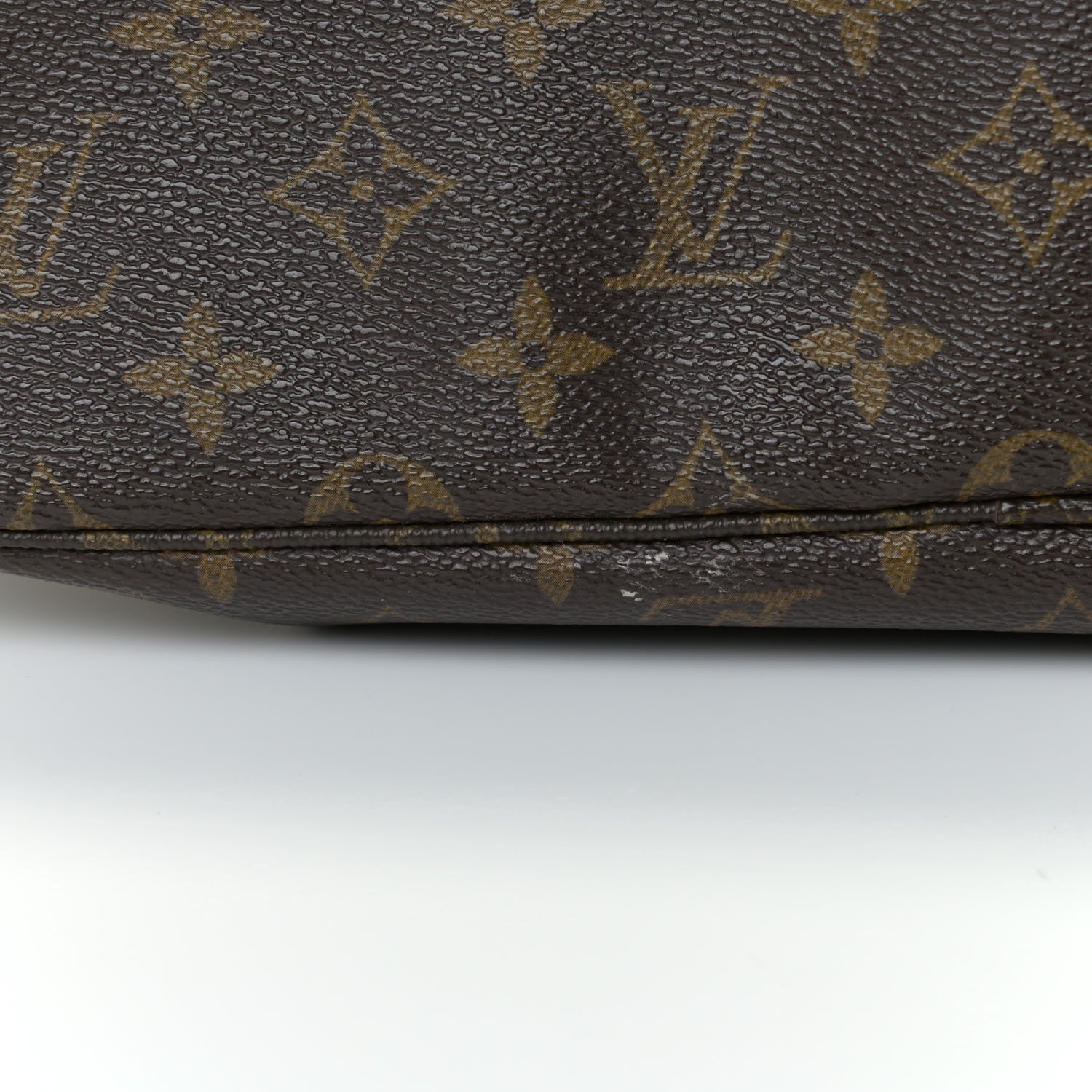 Louis Vuitton Monogram Neverfull MM 13 of 19