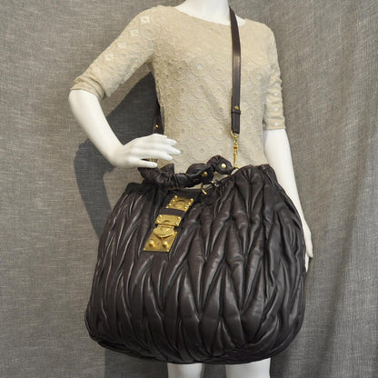 Miu Miu Leather Matelasse Shopping Tote Prugna 2 of 2