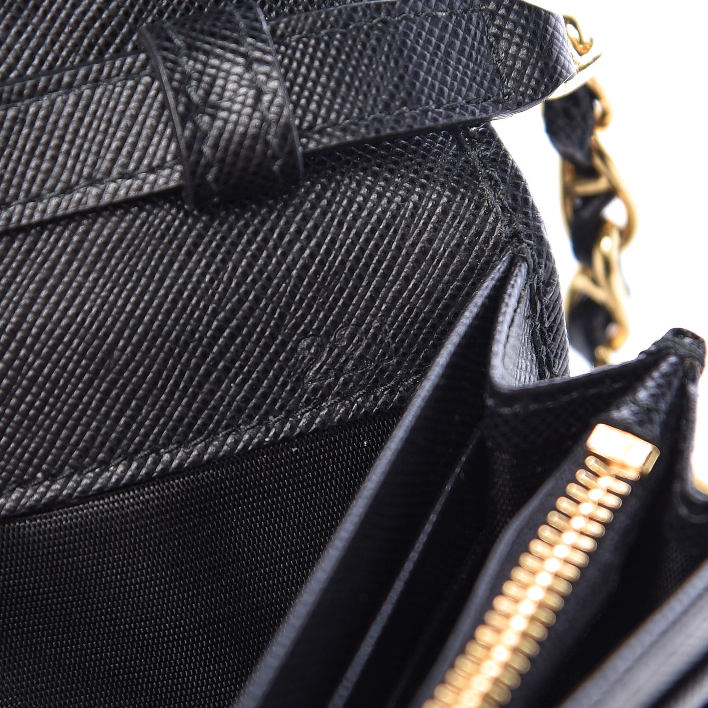 Saffiano Metal Oro Chain Wallet Black