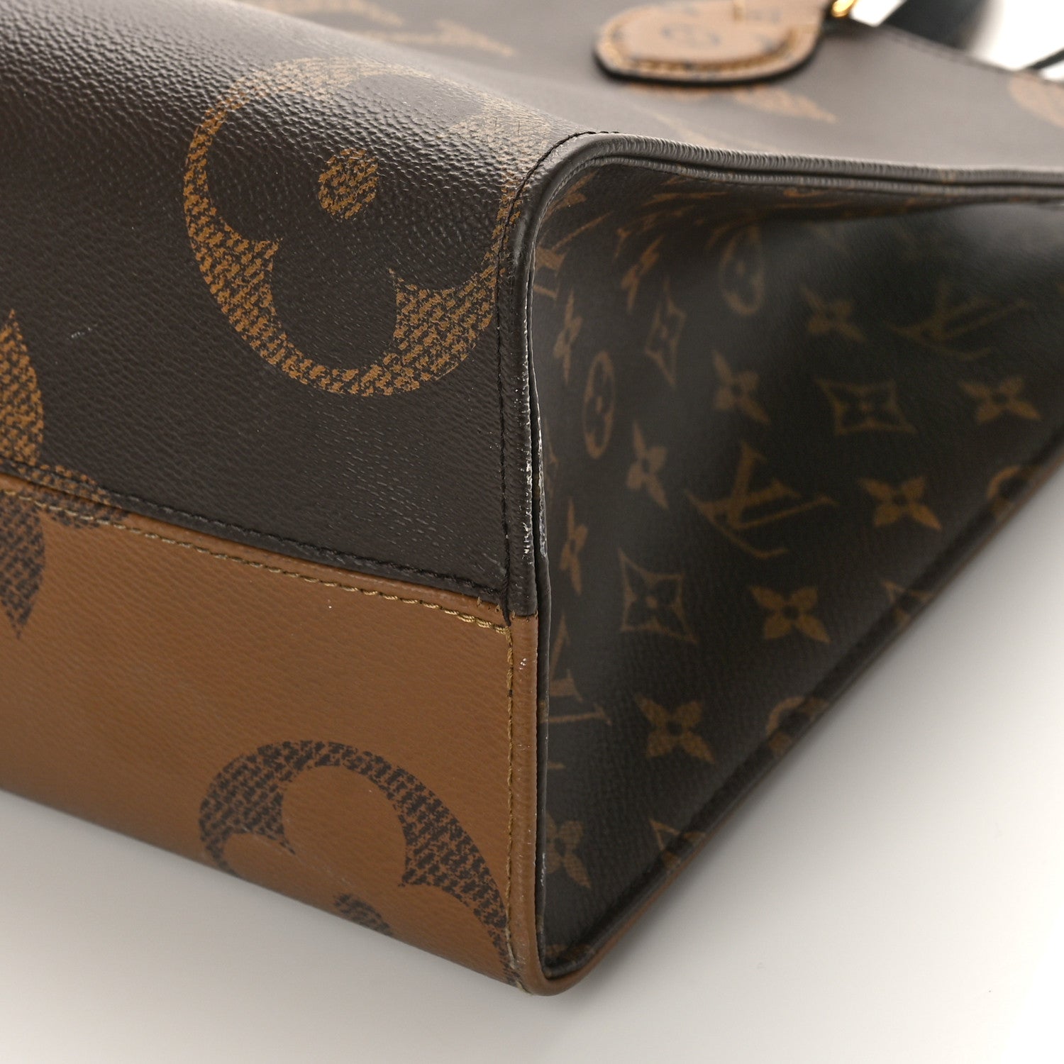 Louis Vuitton Reverse Monogram Giant Onthego MM 9 of 12