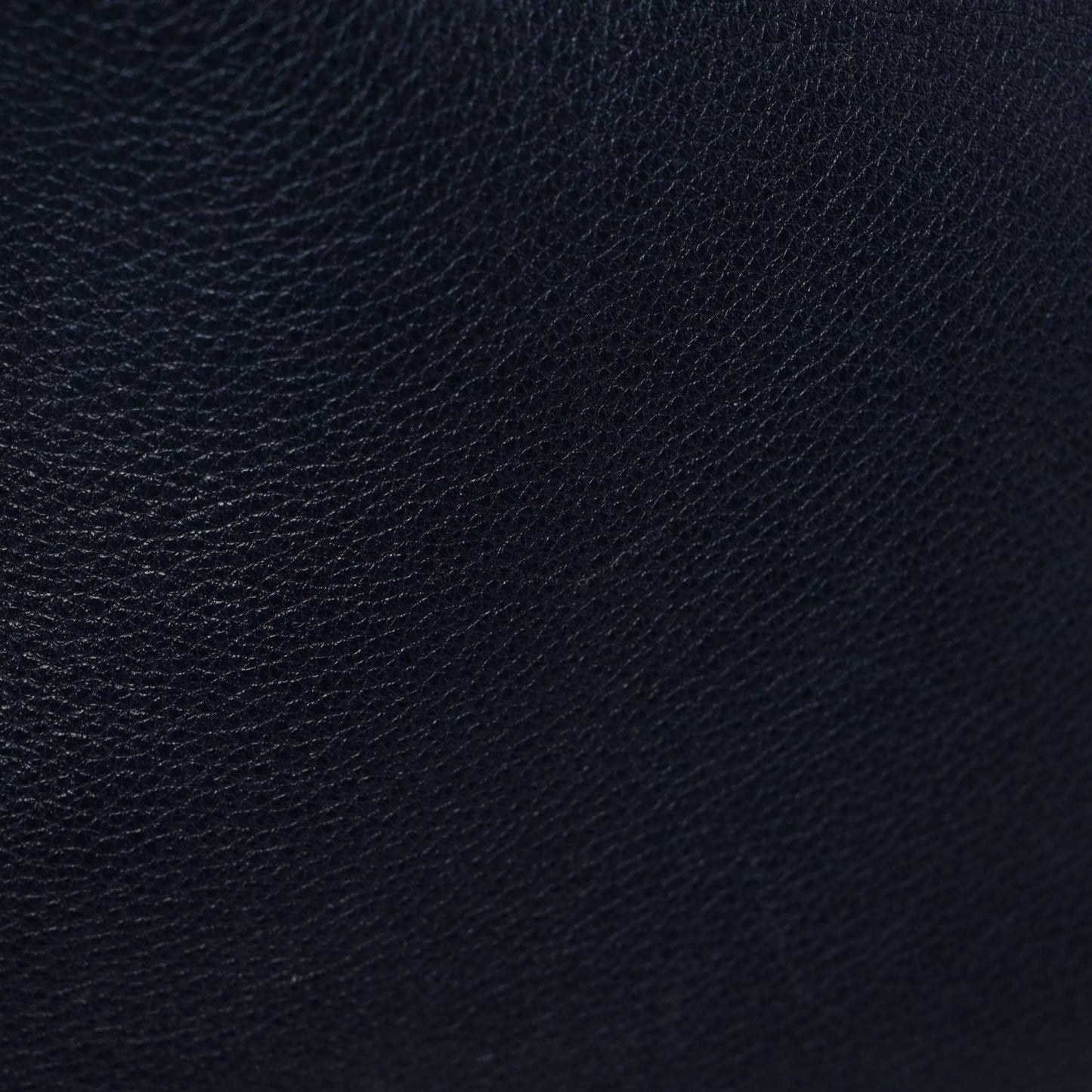 Pebbled Calfskin Medium Rockstud Tote Marine