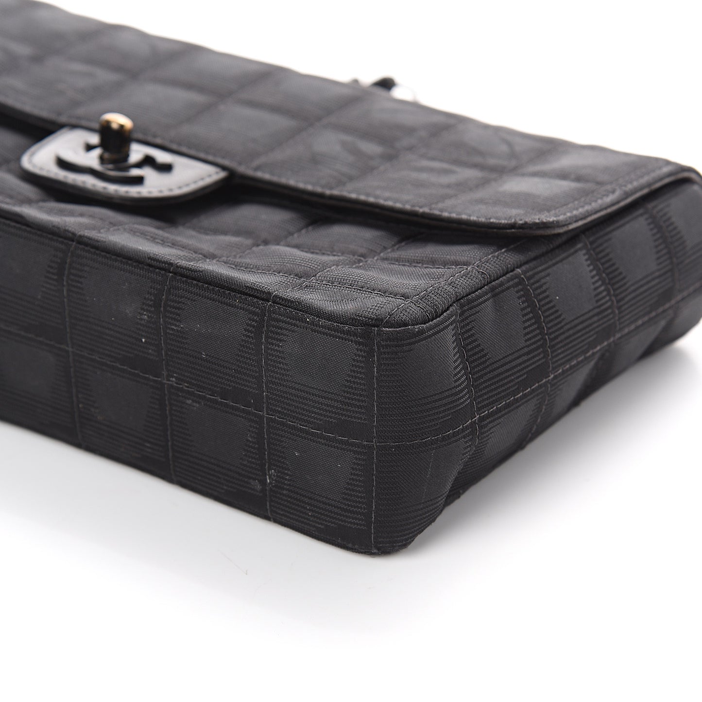 Nylon Medium Travel Flap Black