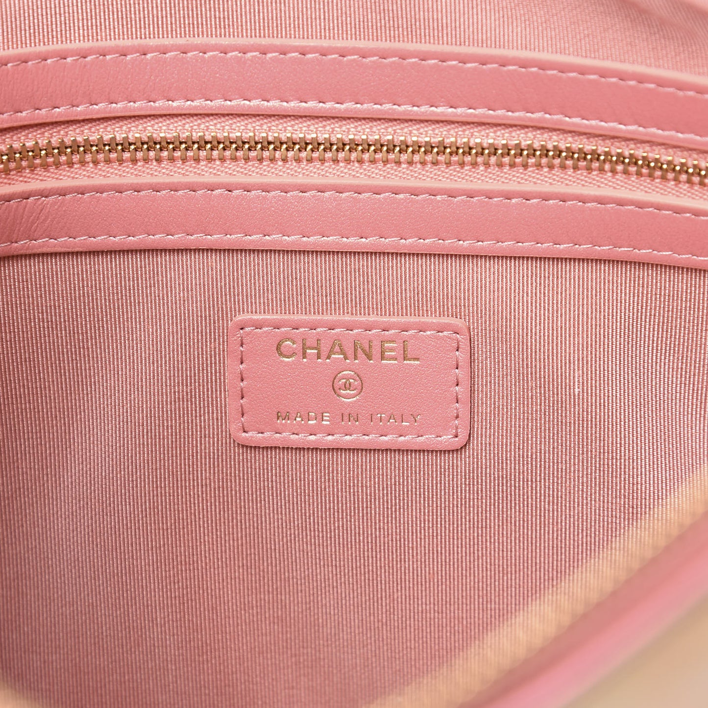 Iridescent Calfskin Quilted Large 19 Cosmetic Case Pink