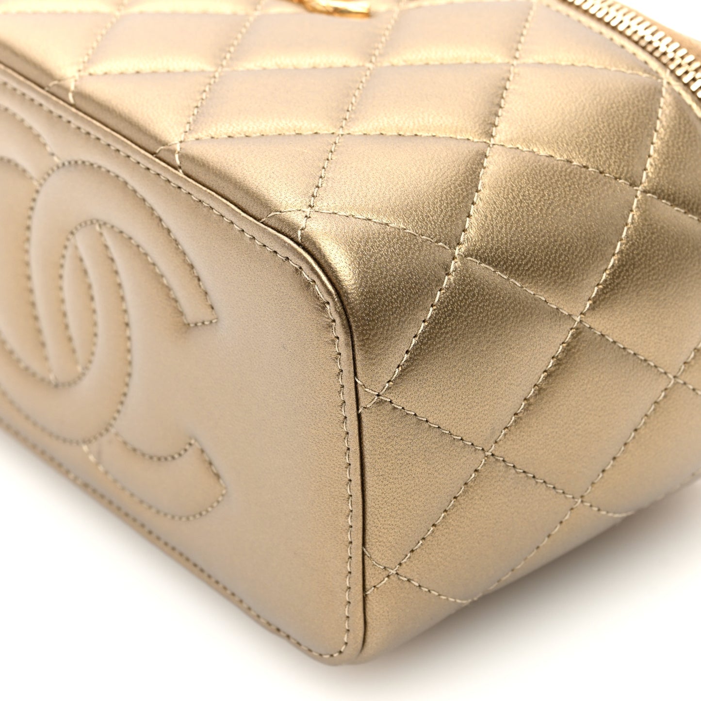 Metallic Lambskin Quilted Small CC Dynasty Vanity Case With Chain Gold