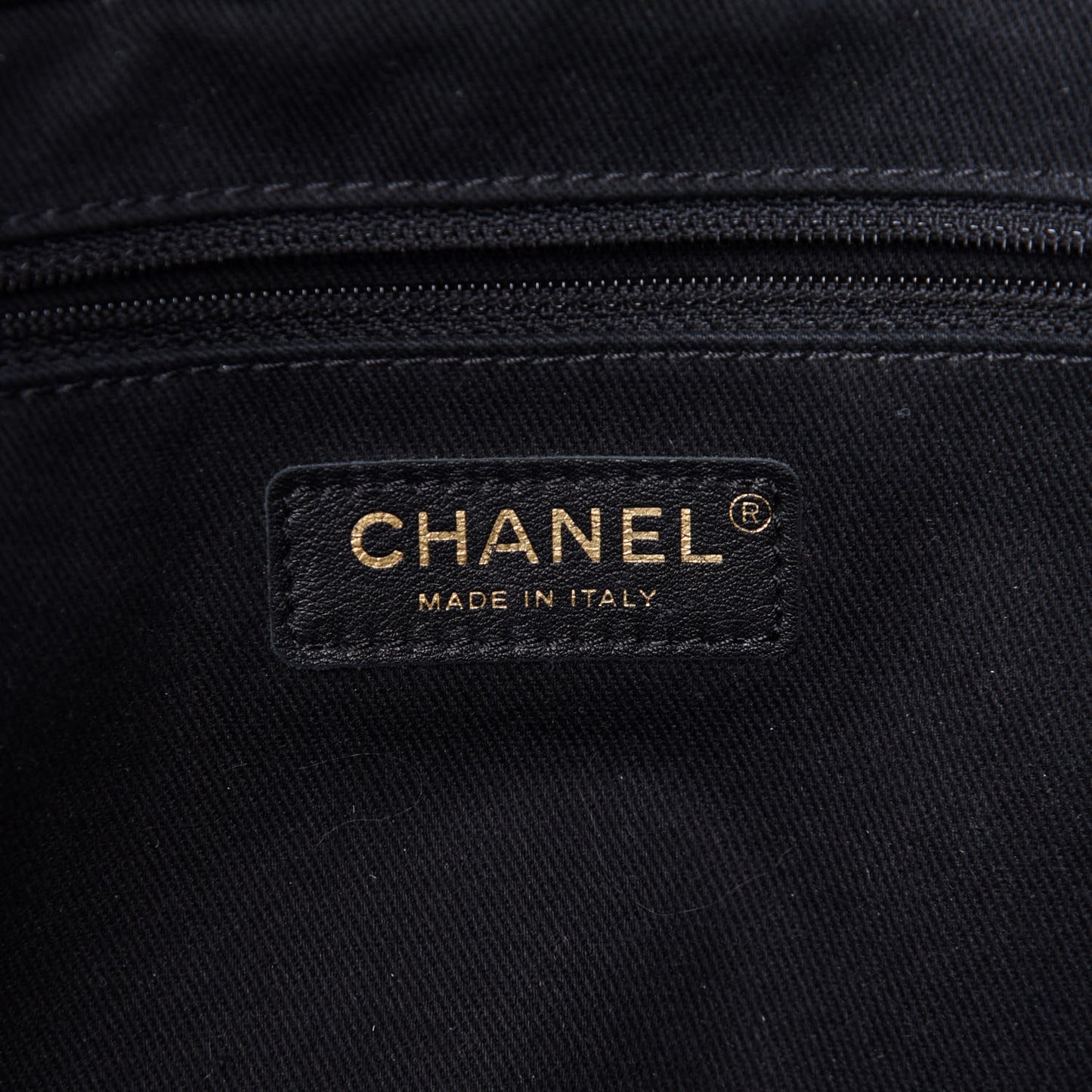 Wrinkled Lambskin Chevron Quilted Large Surpique Tote Black