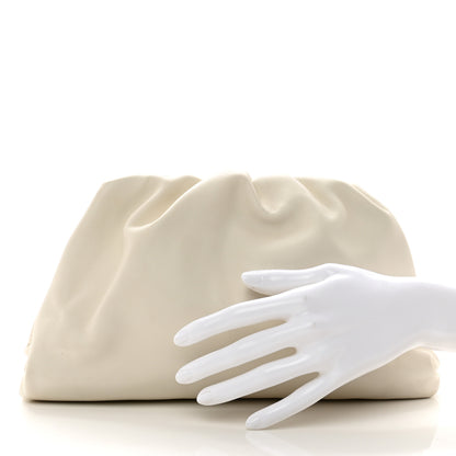 Bottega Veneta Smooth Butter Calf The Pouch Oversized Clutch Plaster 2 of 7