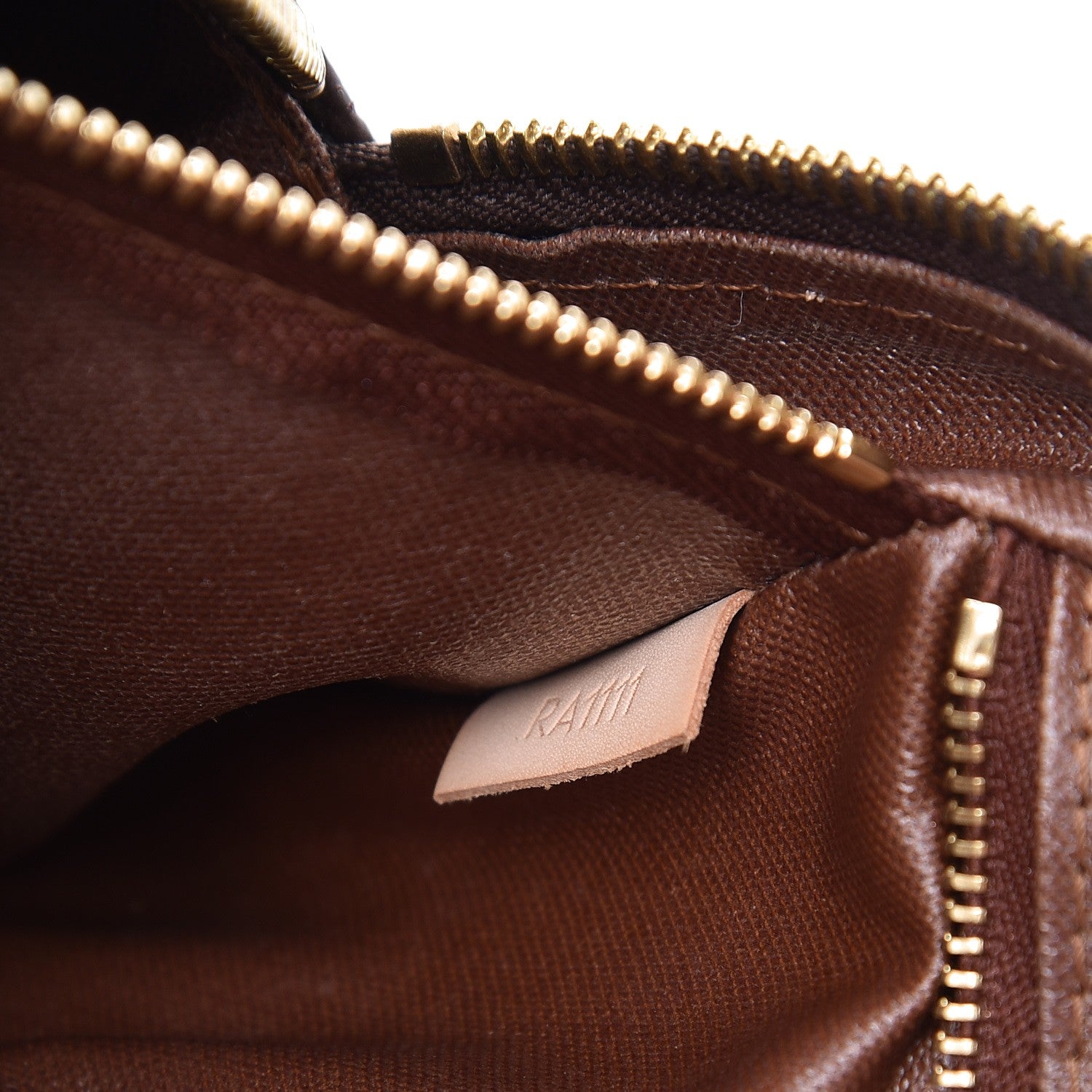 Louis Vuitton Monogram Toiletry Bag 25 7 of 9