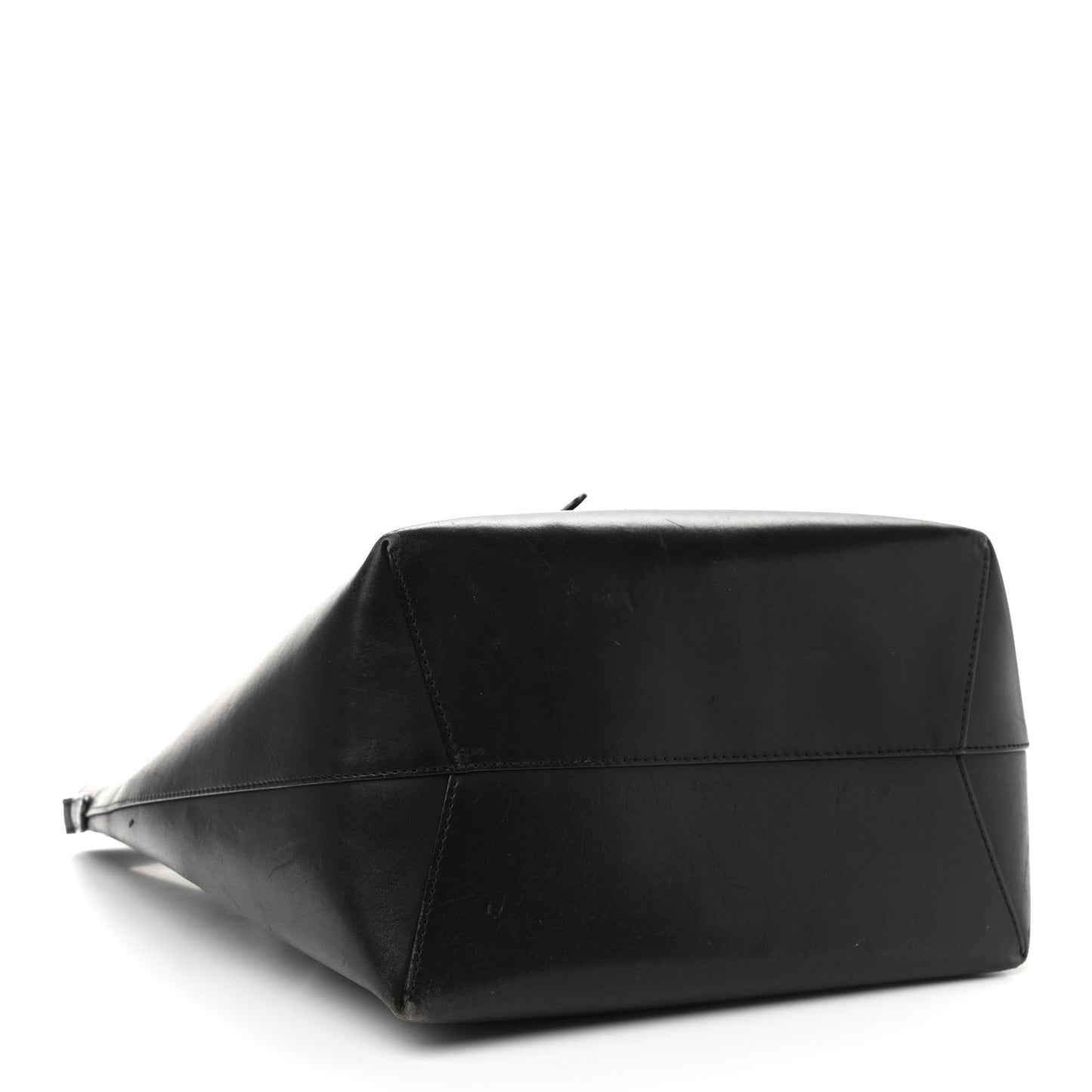 Vegetable Tanned Calfskin Bucket Bag Black Flamma