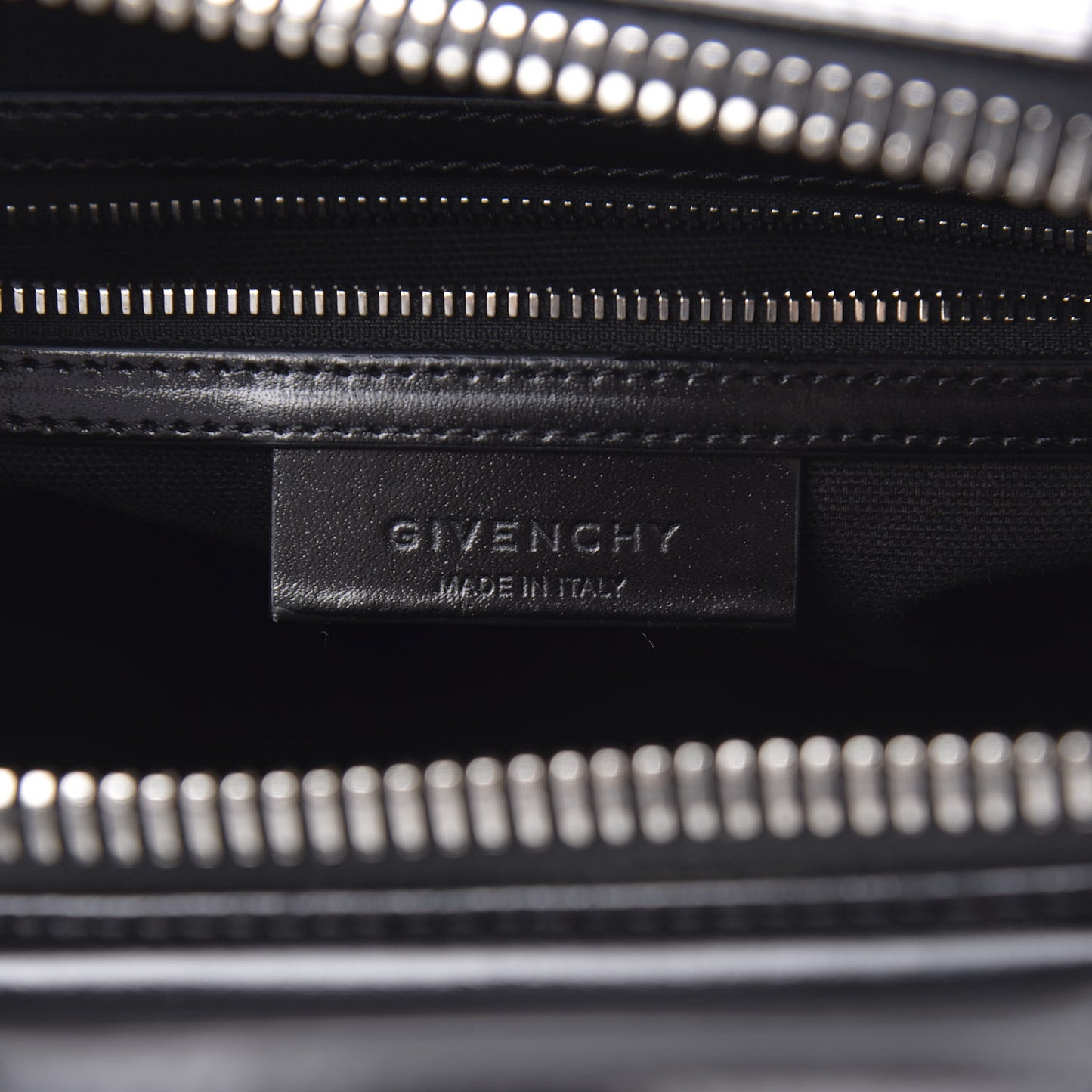 Shiny Lord Calfskin Small Antigona Black