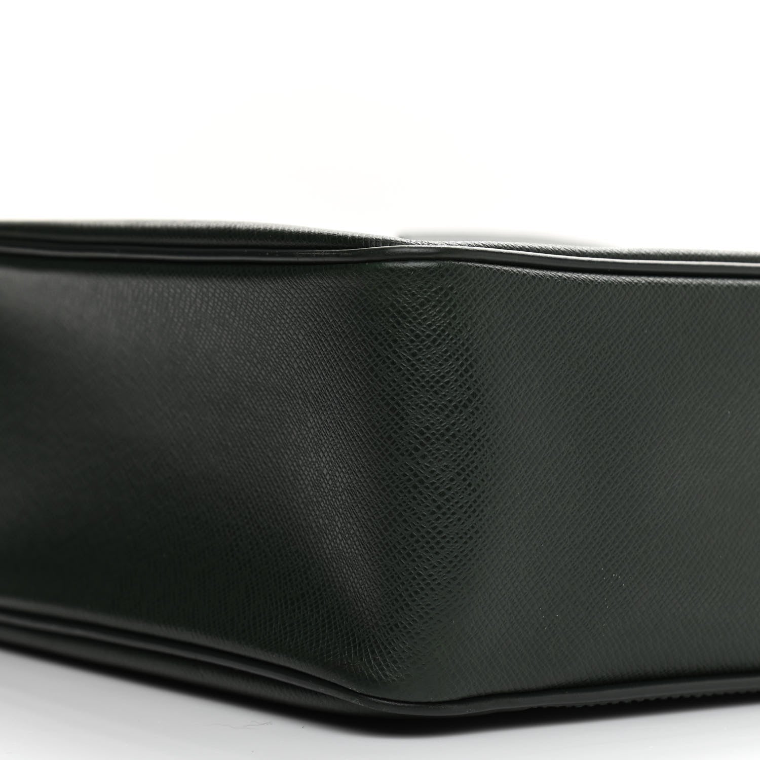 Louis Vuitton Taiga Yaranga Camera Bag Epicea 10 of 10