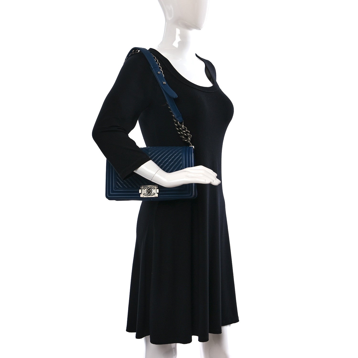 Chanel Wrinkled Lambskin Chevron Quilted Medium Boy Flap Navy 2 of 9