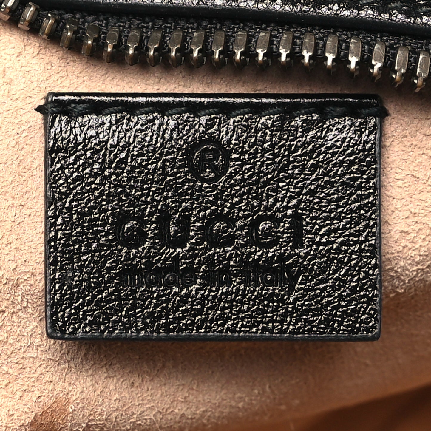 Azalea Calfskin Matelasse Heart Mini GG Marmont Round Shoulder Bag Black