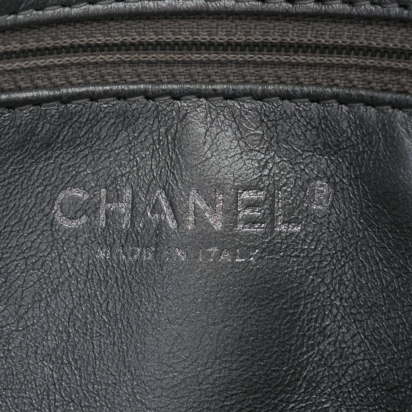 Glazed Caviar Modern Chain Tote Black