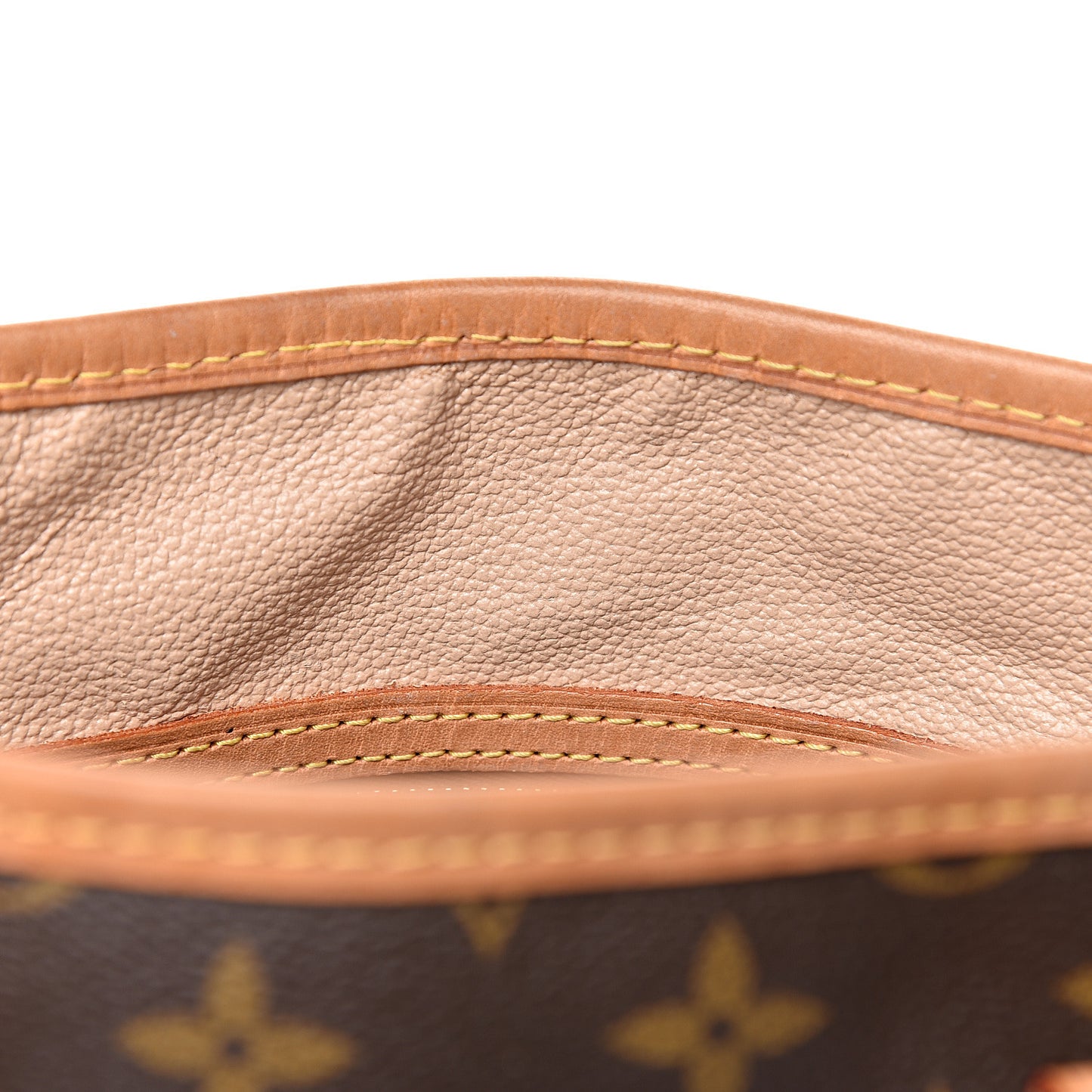 Monogram Petit Bucket 23