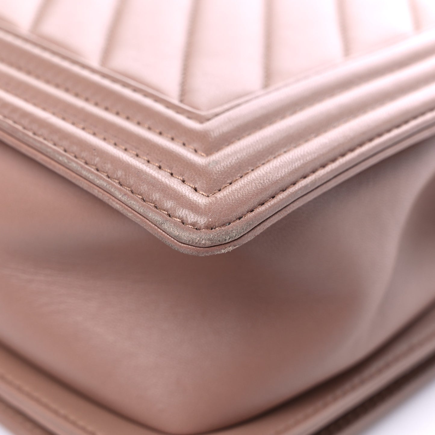 Lambskin Chevron Quilted New Medium Boy Flap Beige