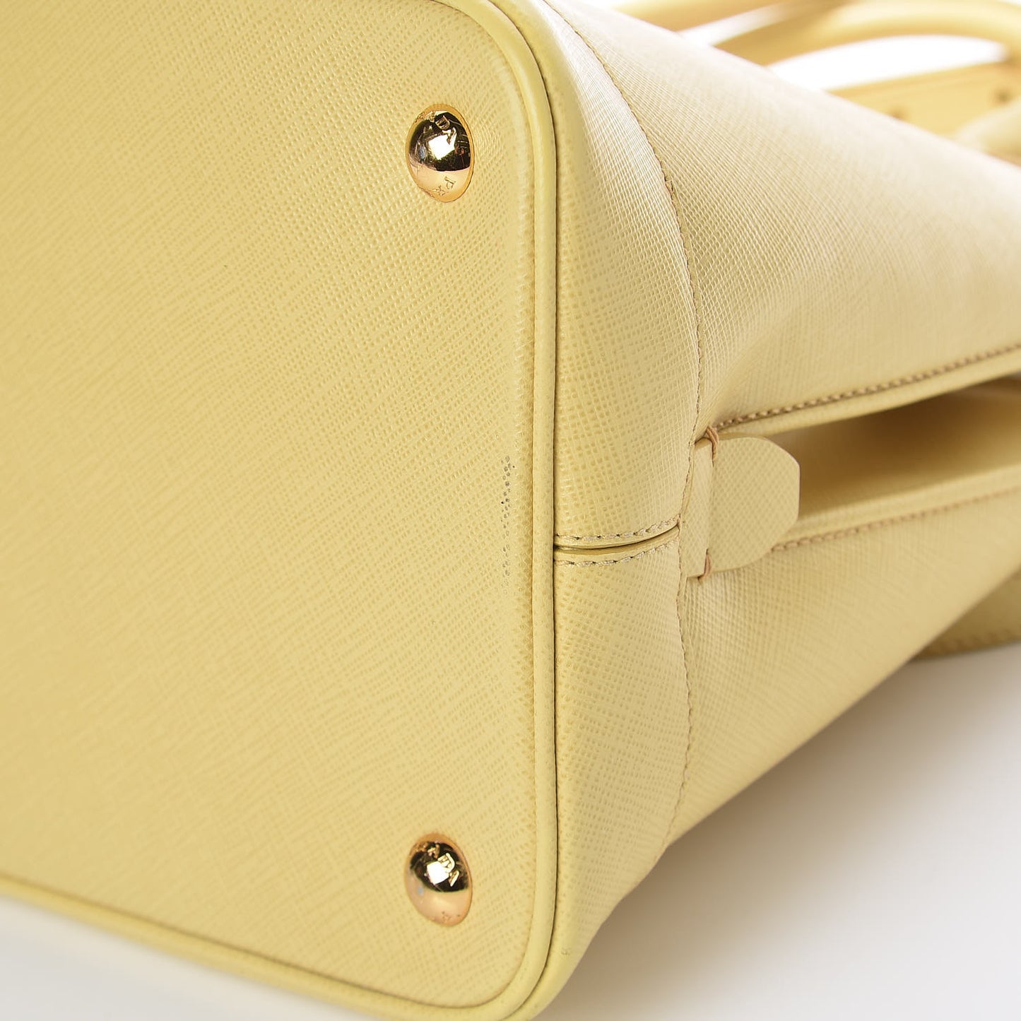 Saffiano Lux Open Promenade Tote Ananas