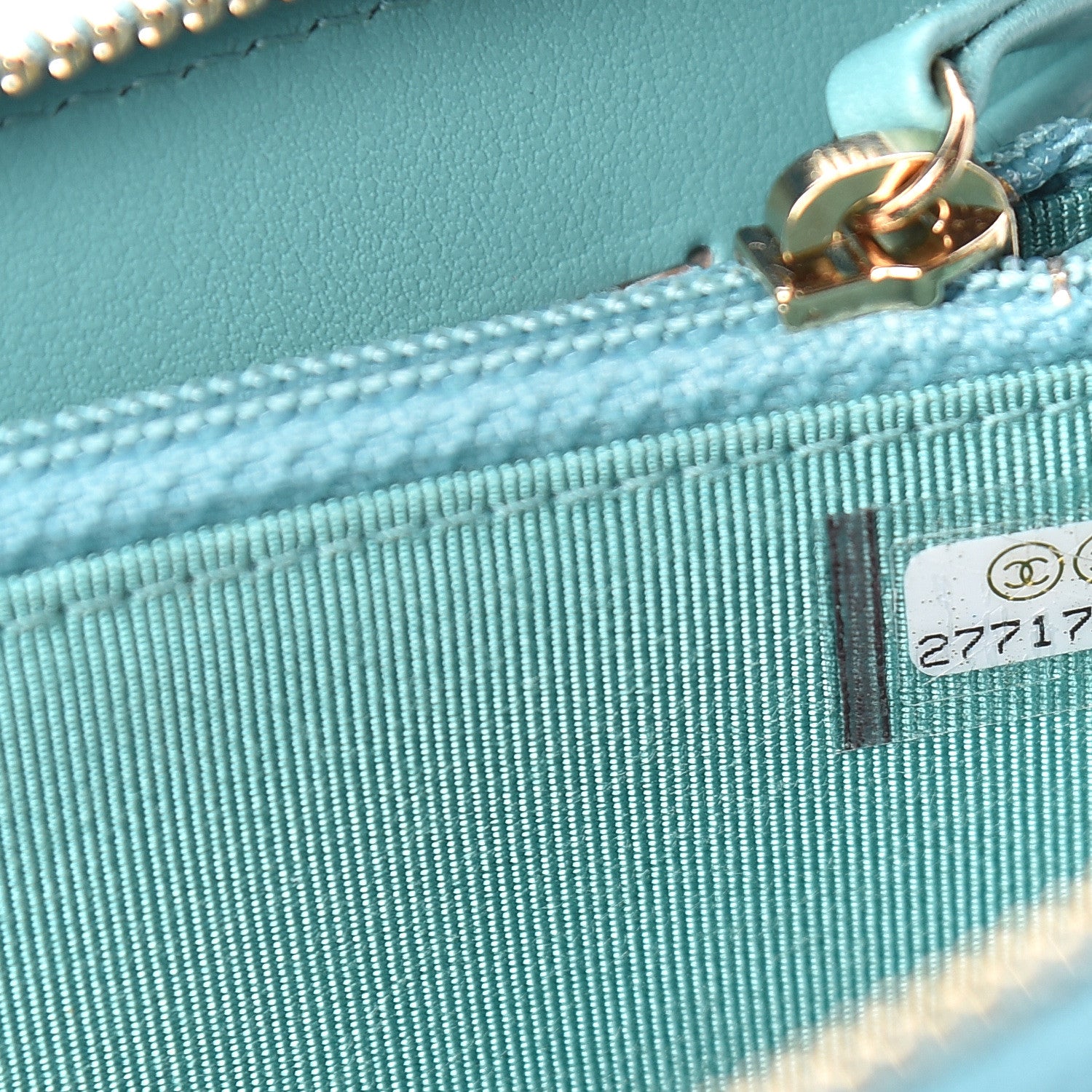 Chanel Caviar Chevron Quilted Small Zip Around Wallet Green 8 of 9