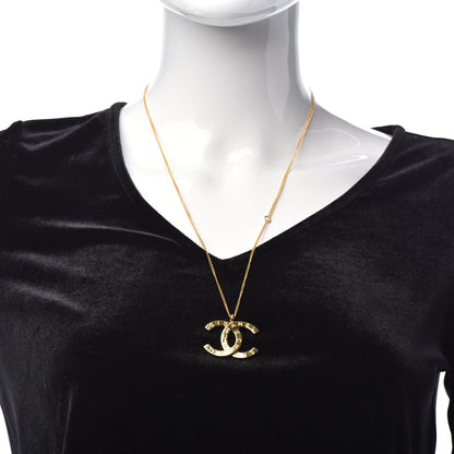 Chanel Metal CC Paris Button Necklace Gold 2 of 6