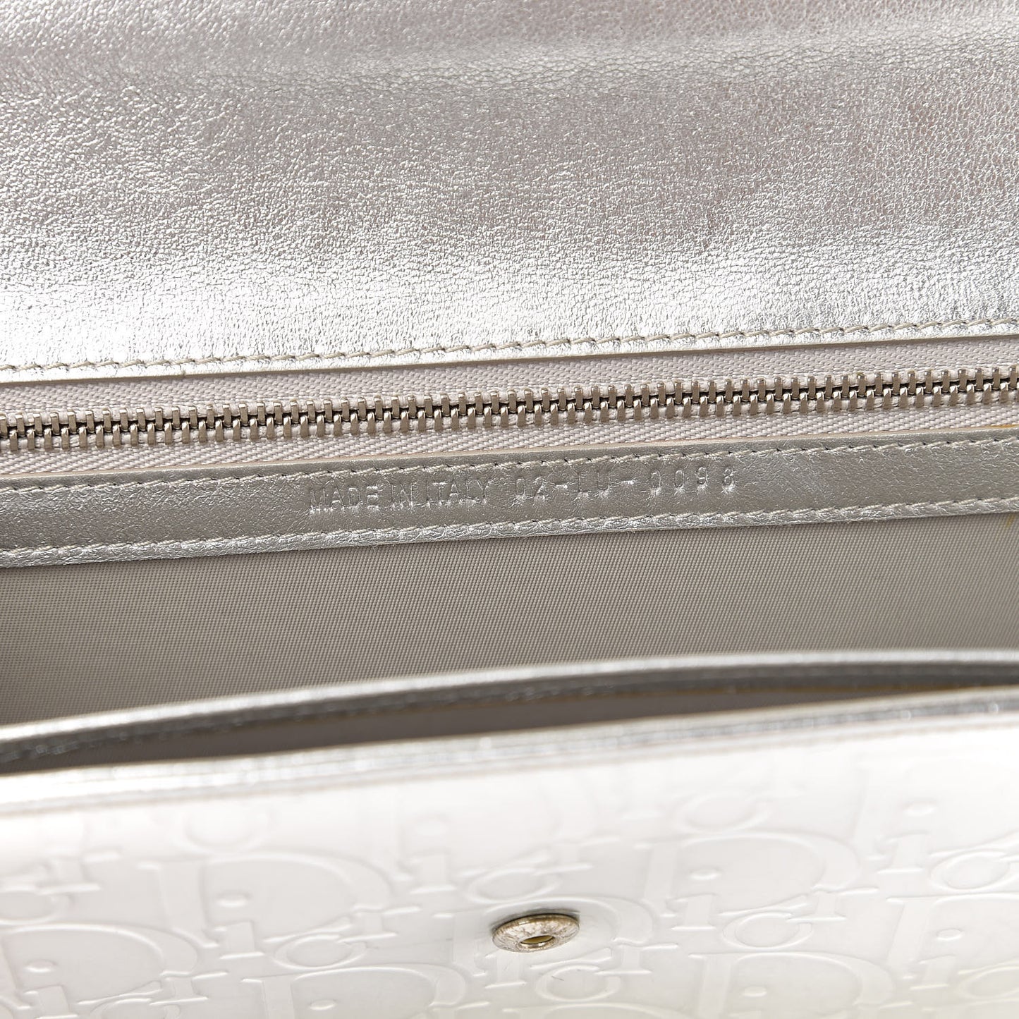 Metallic Patent Ultimate Wristlet Argent