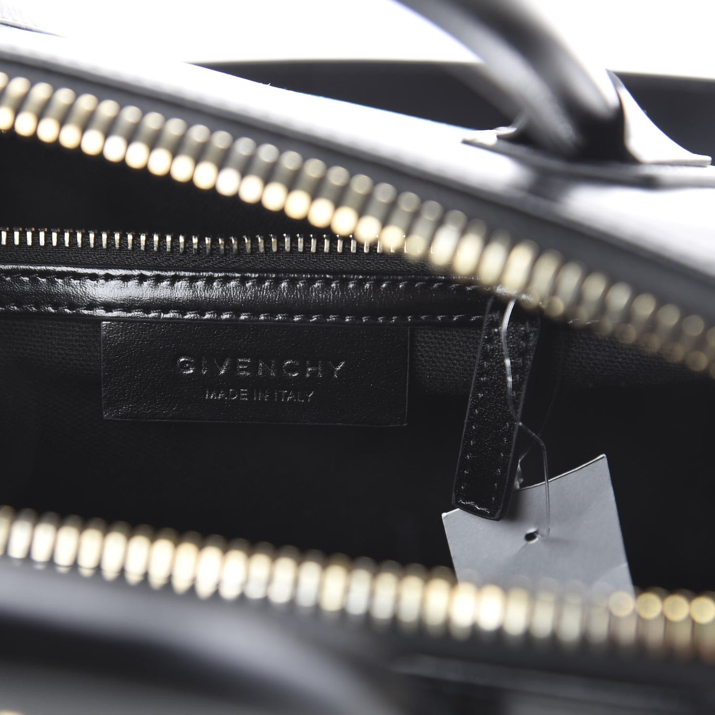 Shiny Lord Calfskin Small Antigona Black