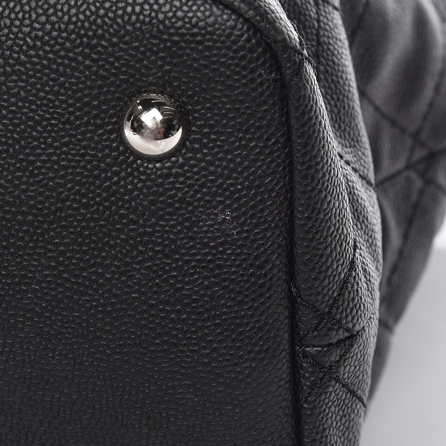 Grained Calfskin Quilted Large Daily Tote Black