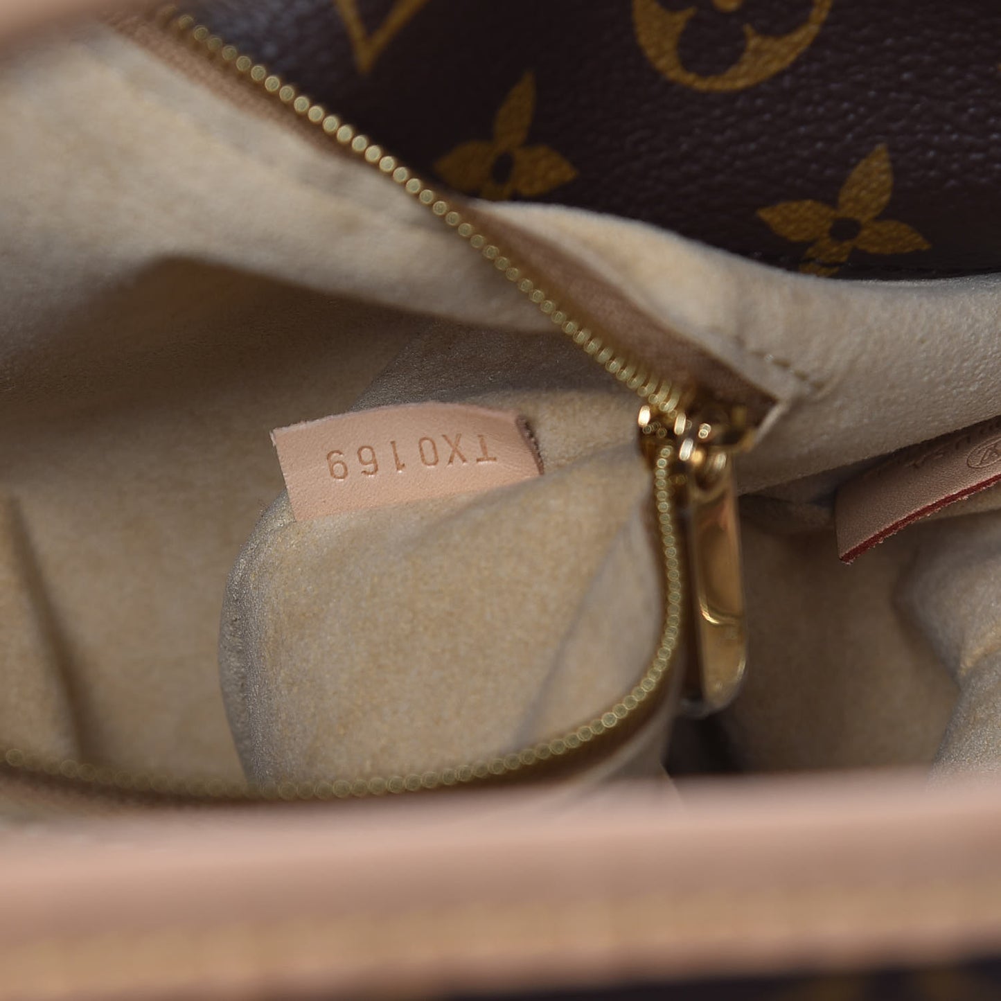 Monogram Artsy MM
