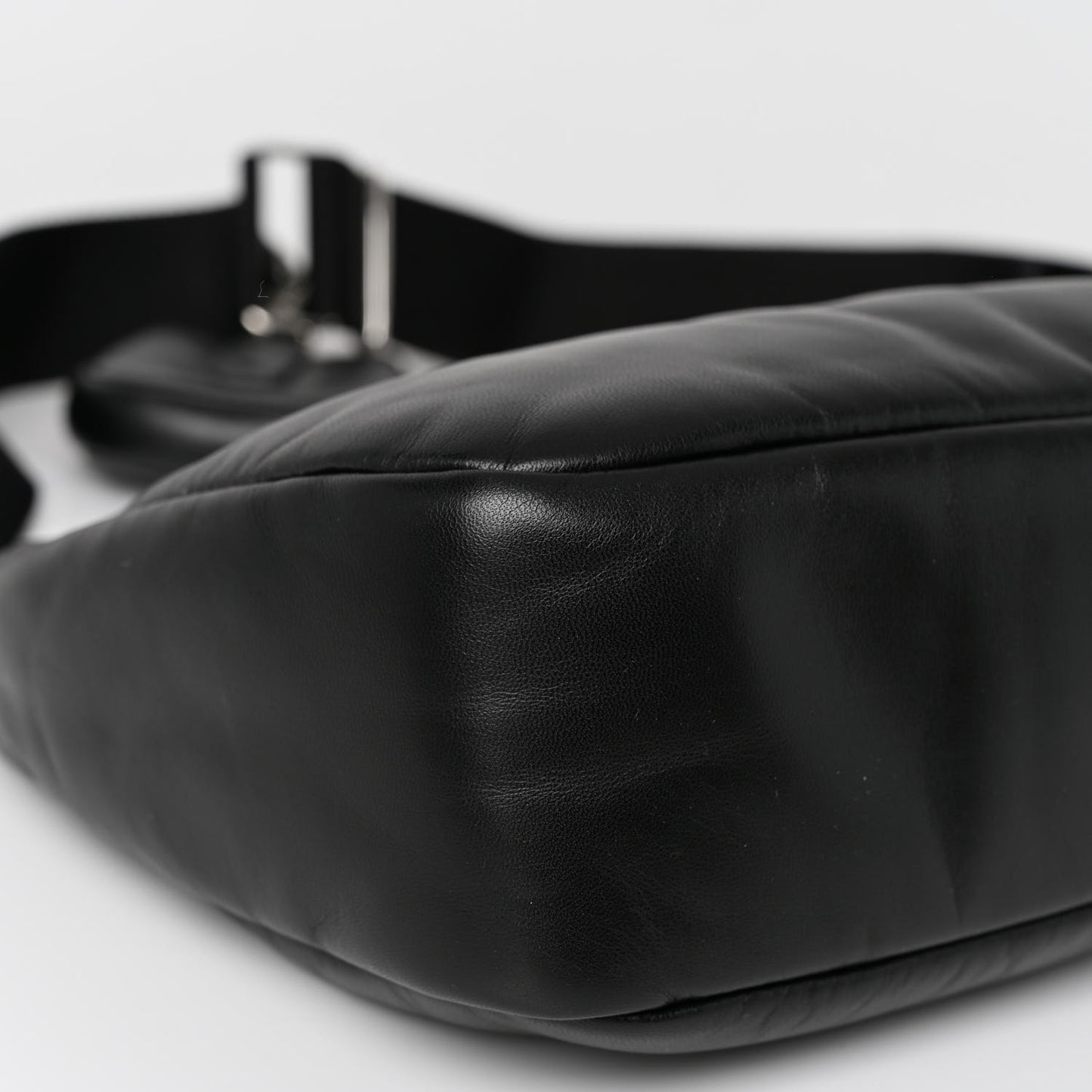 Nappa Soft Padded Re-Edition 2005 Shoulder Bag Black