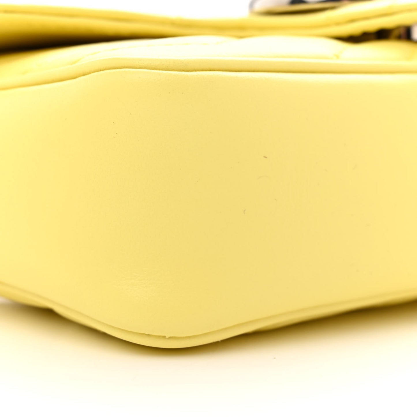 Calfskin Matelasse Super Mini GG Marmont Shoulder Bag Banana