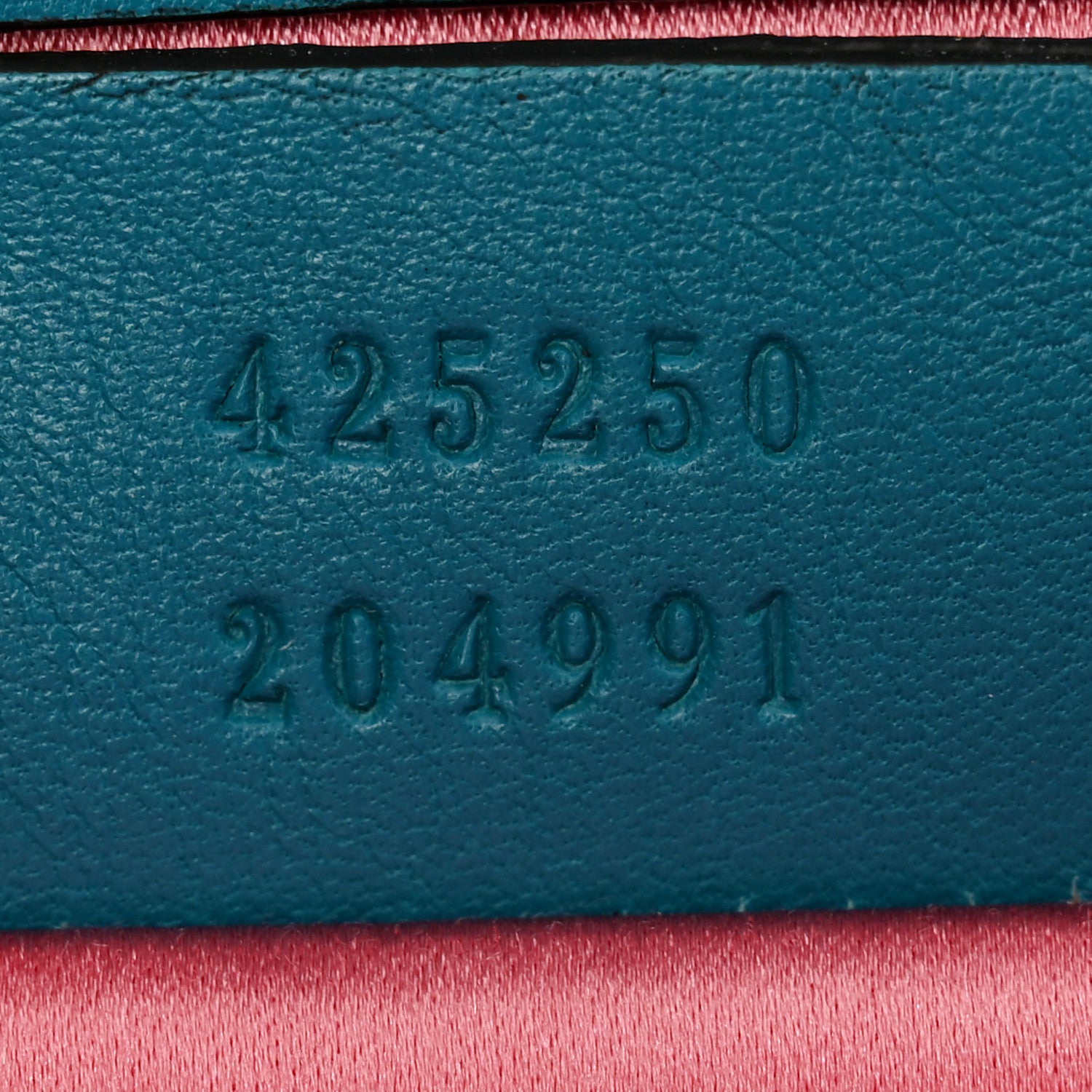 Gucci Velvet Dionysus Clutch Pavone 7 of 10