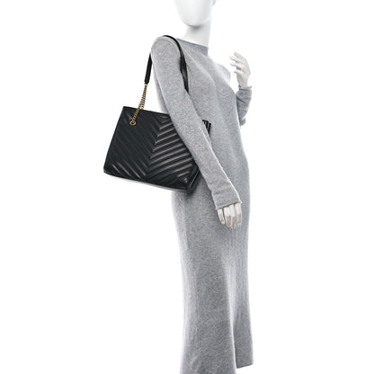 Saint Laurent Grain de Poudre Matelasse Chevron Medium Tribeca Shopping Bag Black 2 of 11