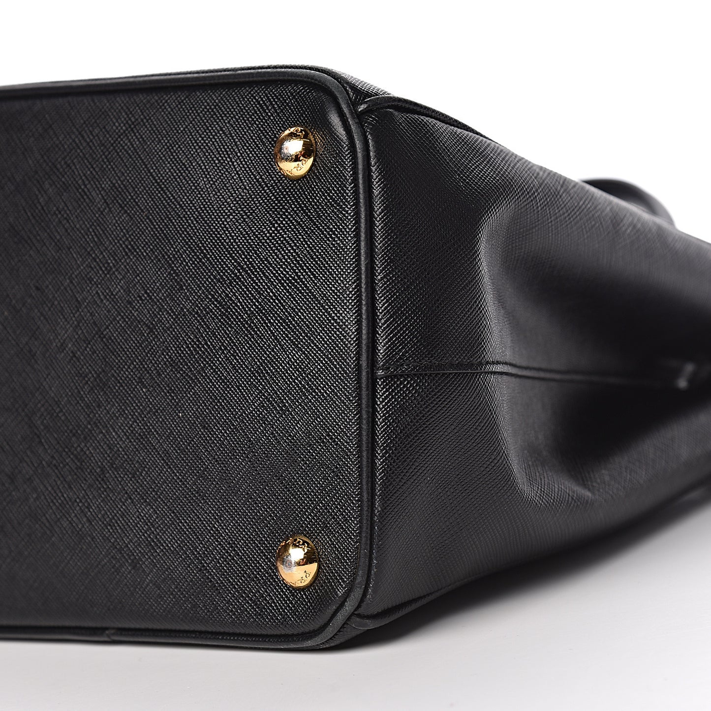Saffiano Medium Galleria Double Zip Tote Black