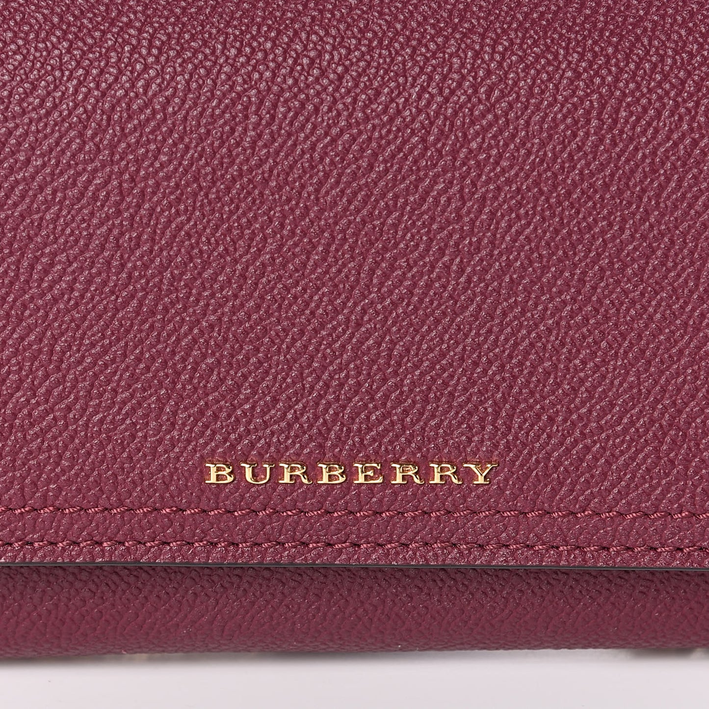 Grainy Calfskin Henley Wallet On Chain Burgundy