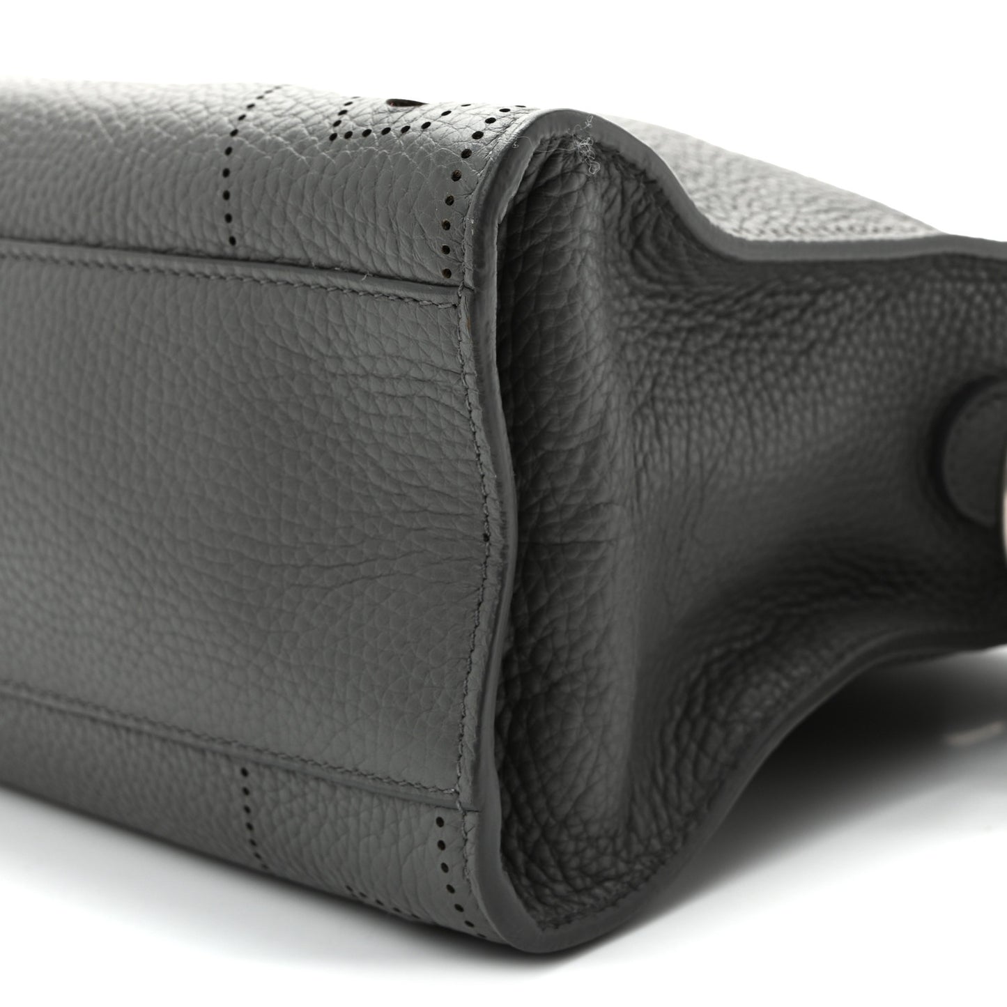 Veau Grana Perforated Blackout Hardware S City Gris Acier