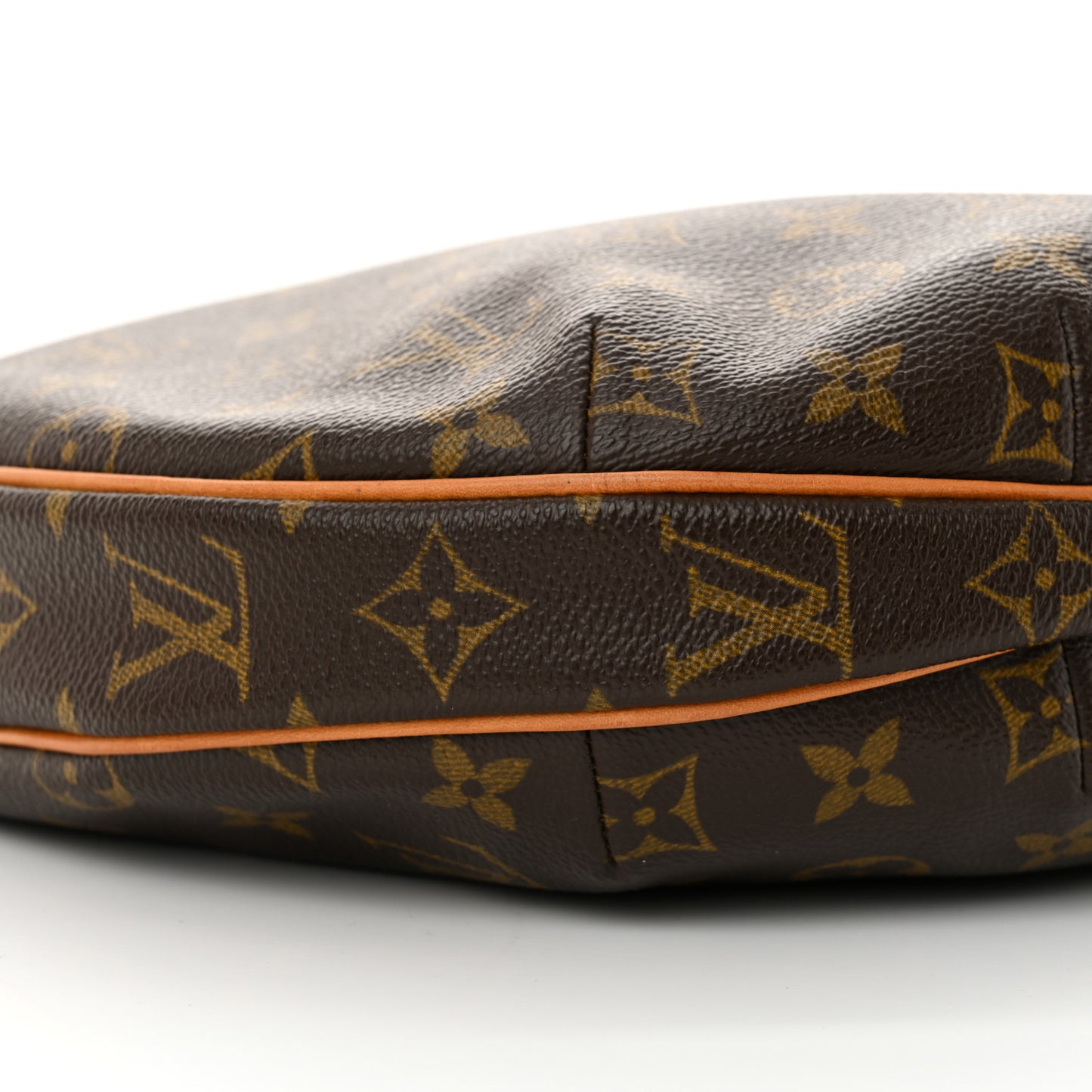 Monogram Croissant MM
