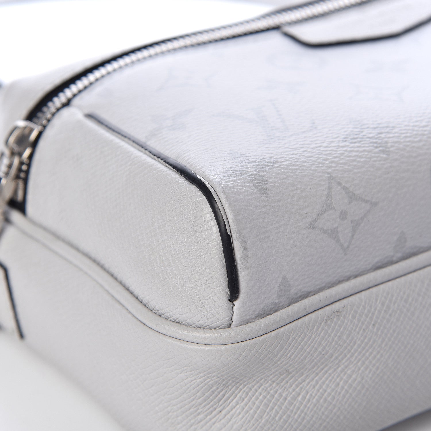 Louis Vuitton Taiga Monogram Outdoor Messenger White 8 of 14