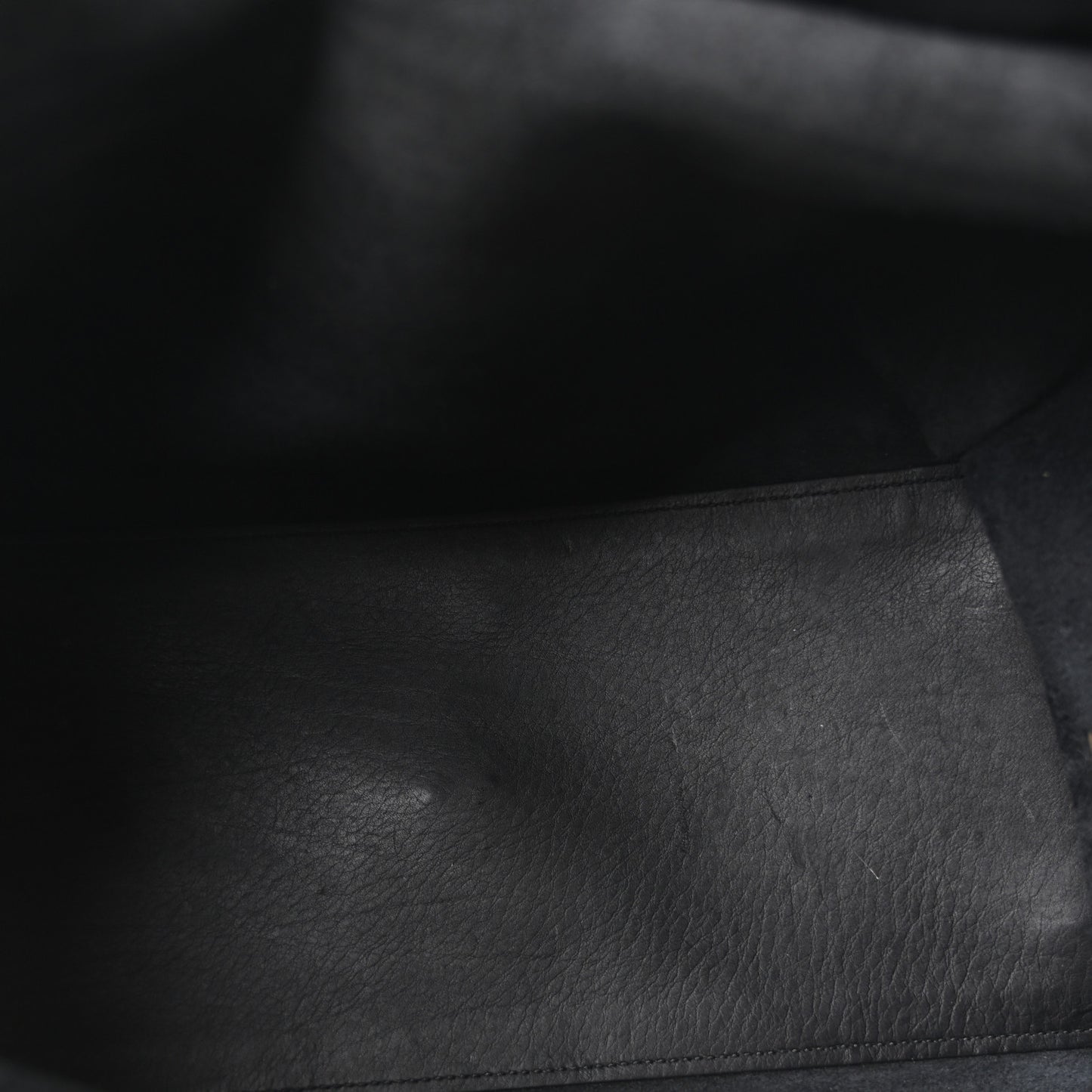 Calfskin Medium Classic Y Cabas Black