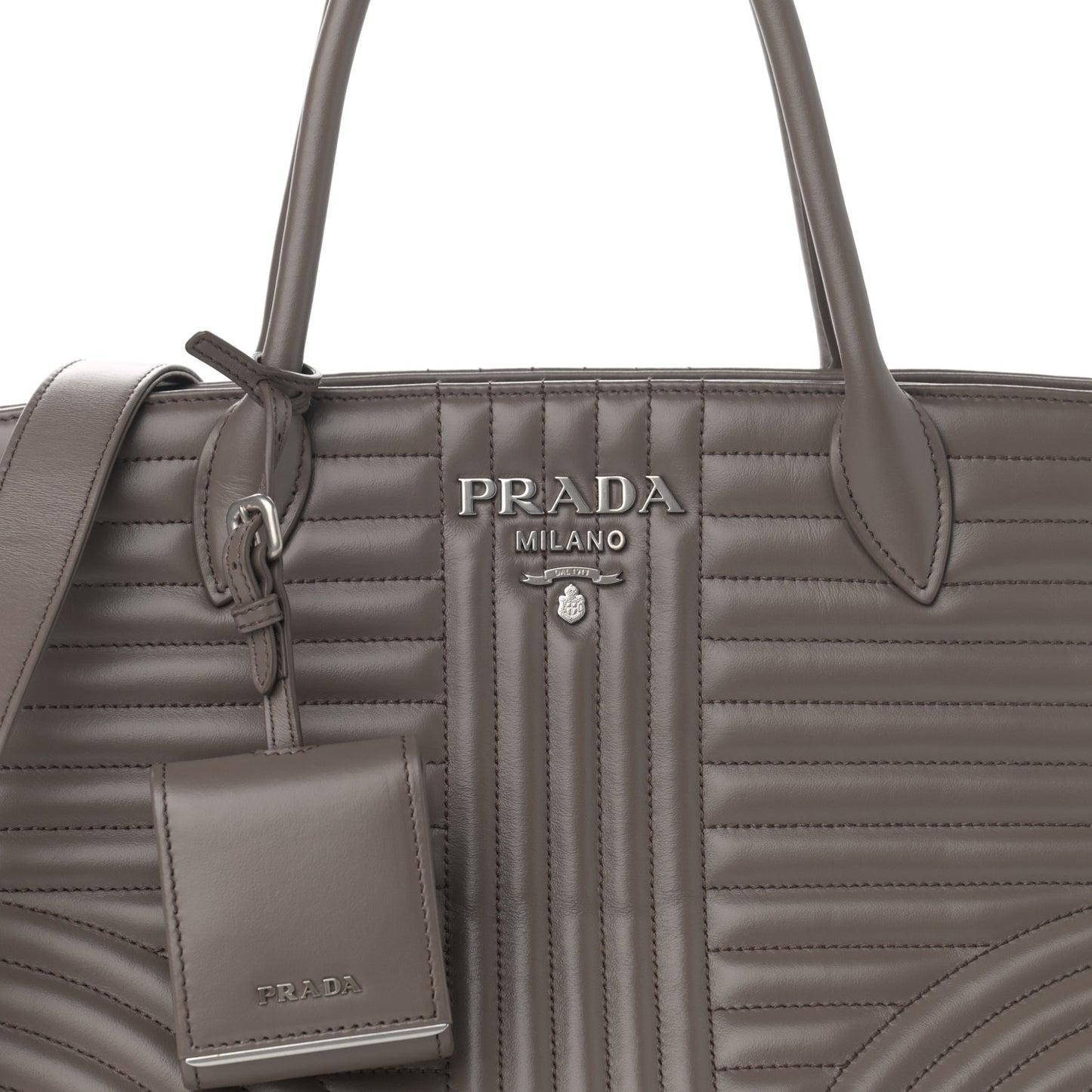 Soft Calfskin Impunture Diagramme Tote Bambu