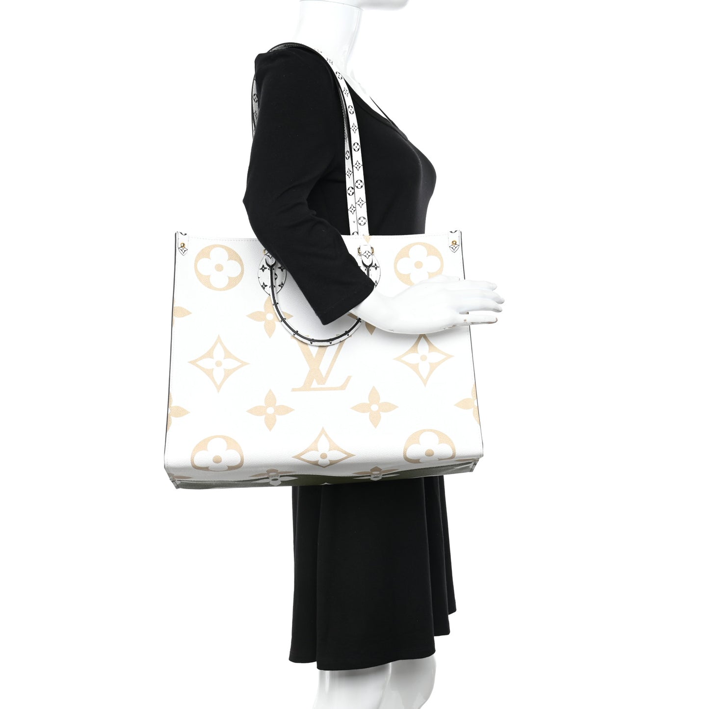 Monogram Giant Onthego GM Kaki Beige
