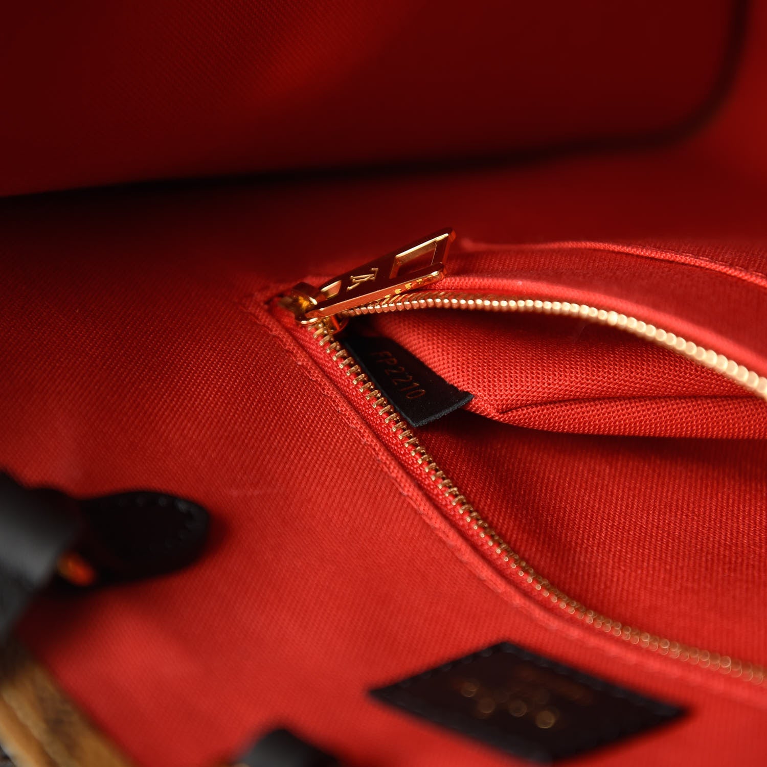 Louis Vuitton Reverse Monogram Giant Onthego MM 9 of 10