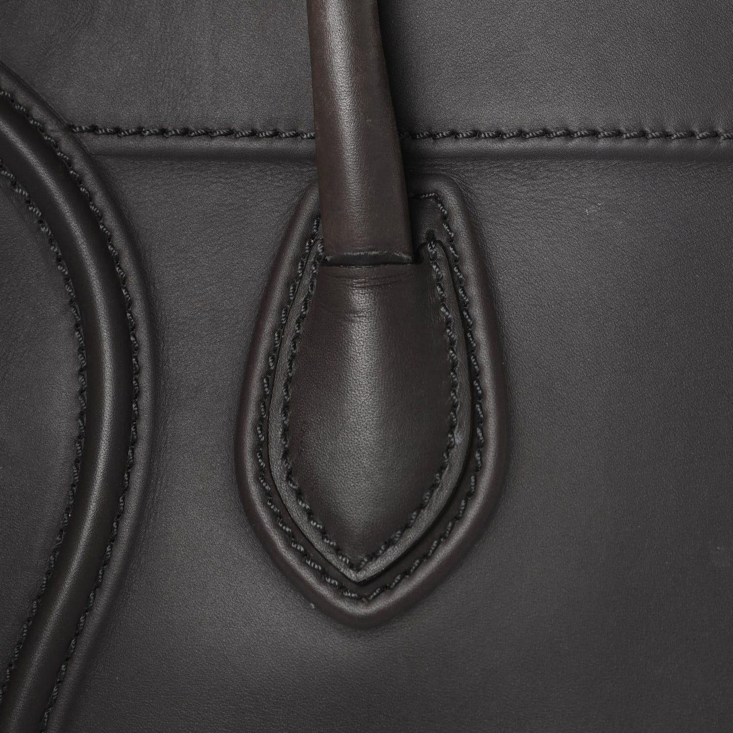 Smooth Calfskin Medium Phantom Luggage Grey